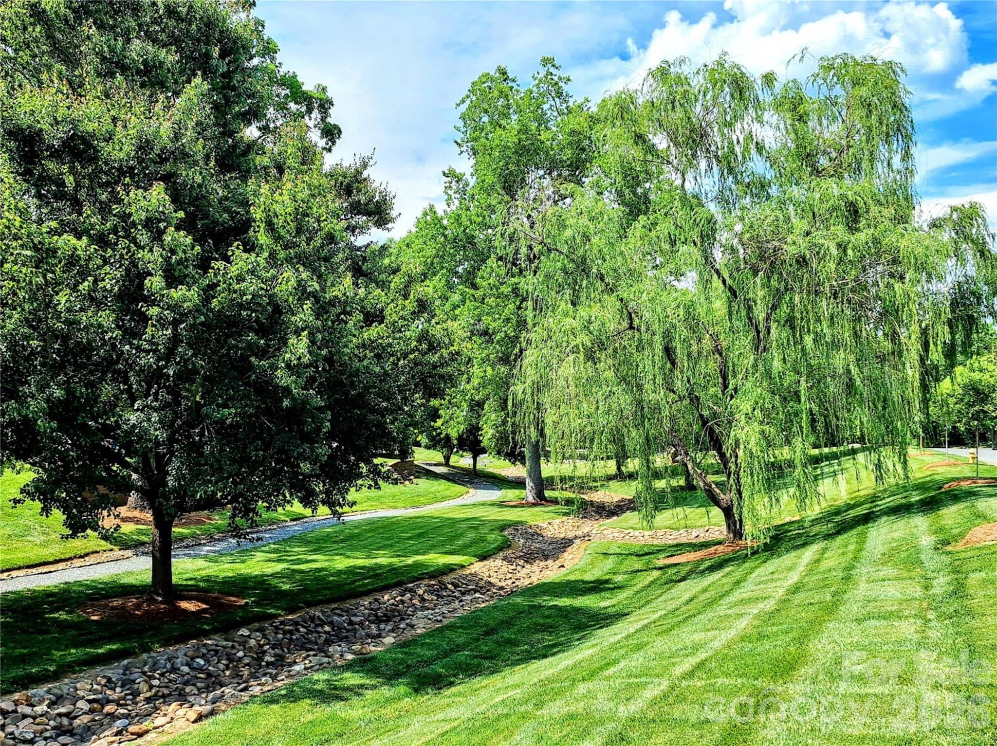 232 Hawthorne Park Avenue — Belmont