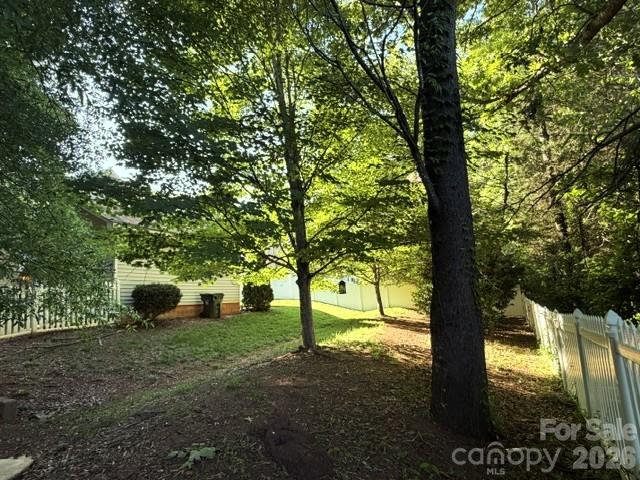 12735 Cross Dale Drive — Huntersville