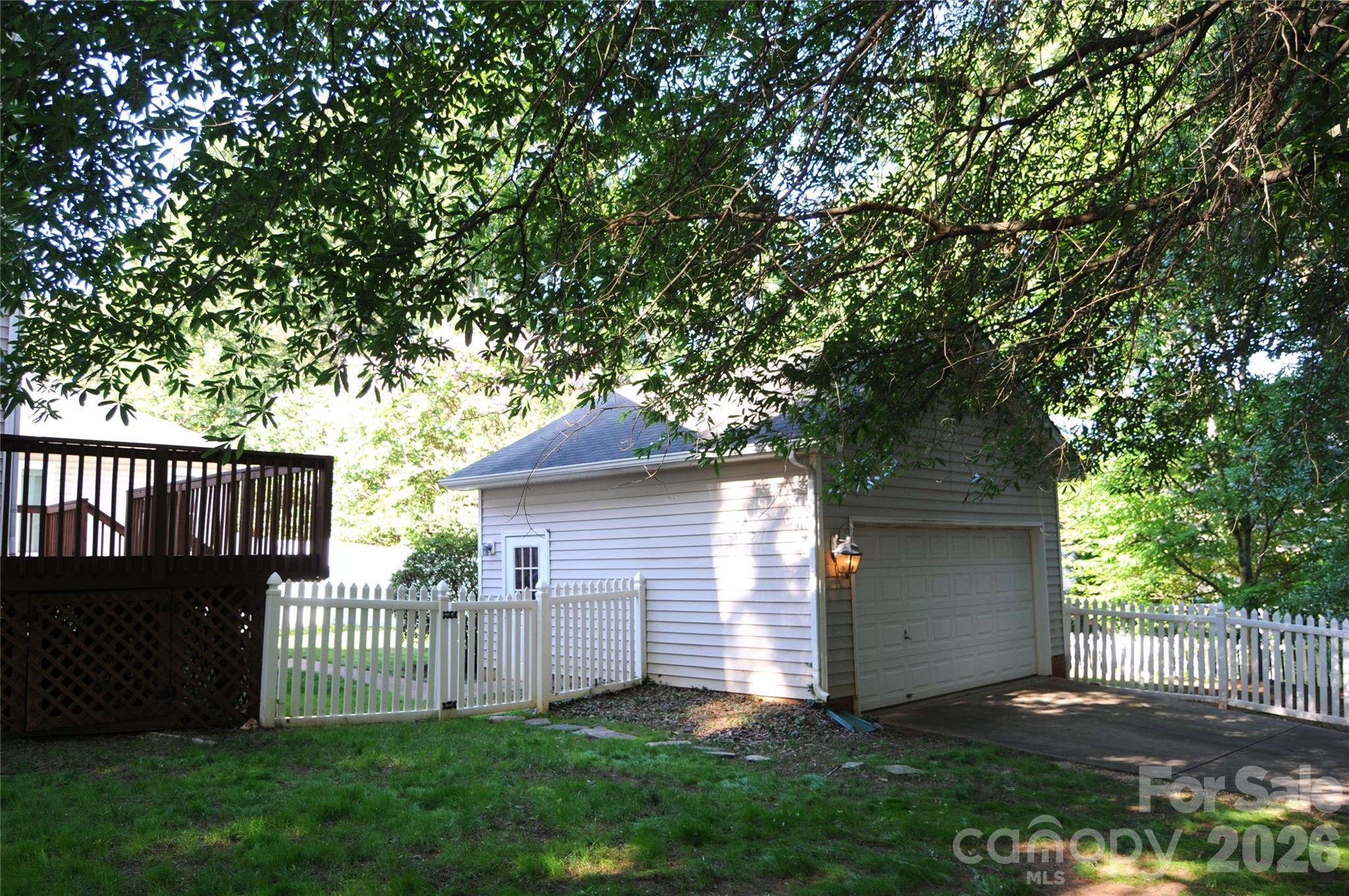 12735 Cross Dale Drive — Huntersville