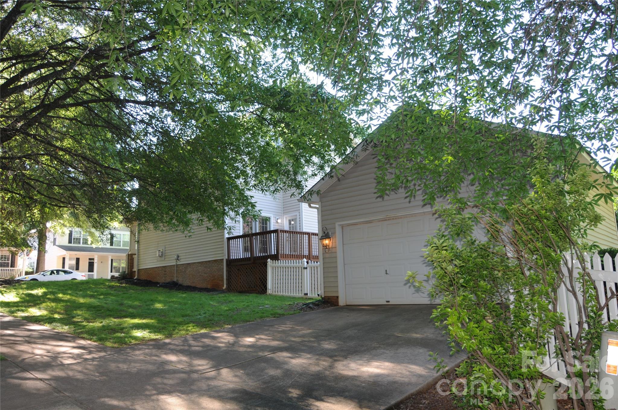 12735 Cross Dale Drive — Huntersville