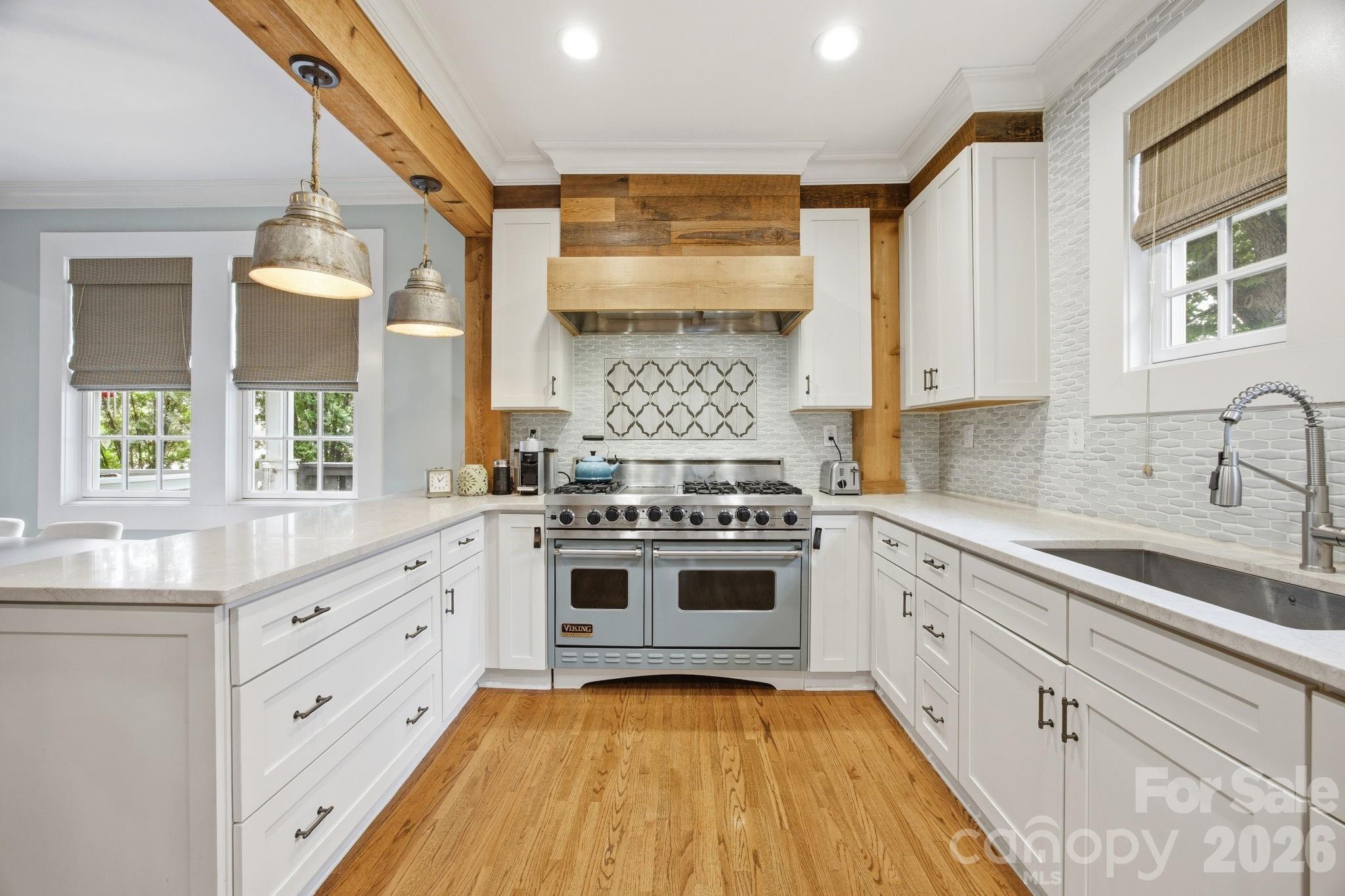 1726 S Mint Street — Charlotte