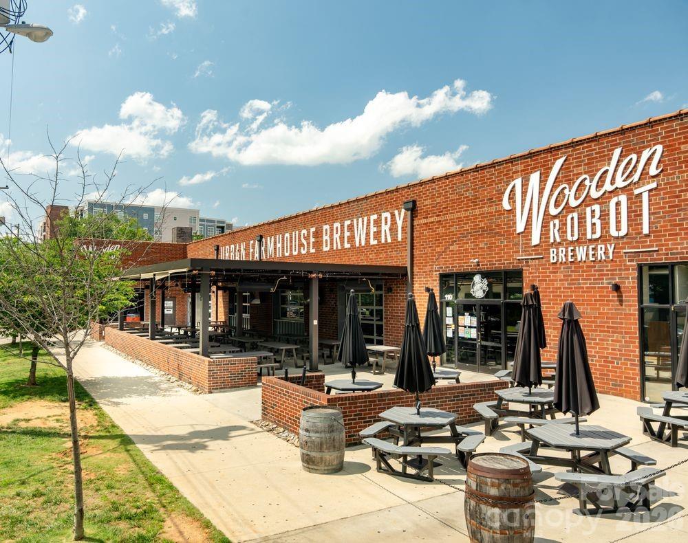 1726 S Mint Street — Charlotte