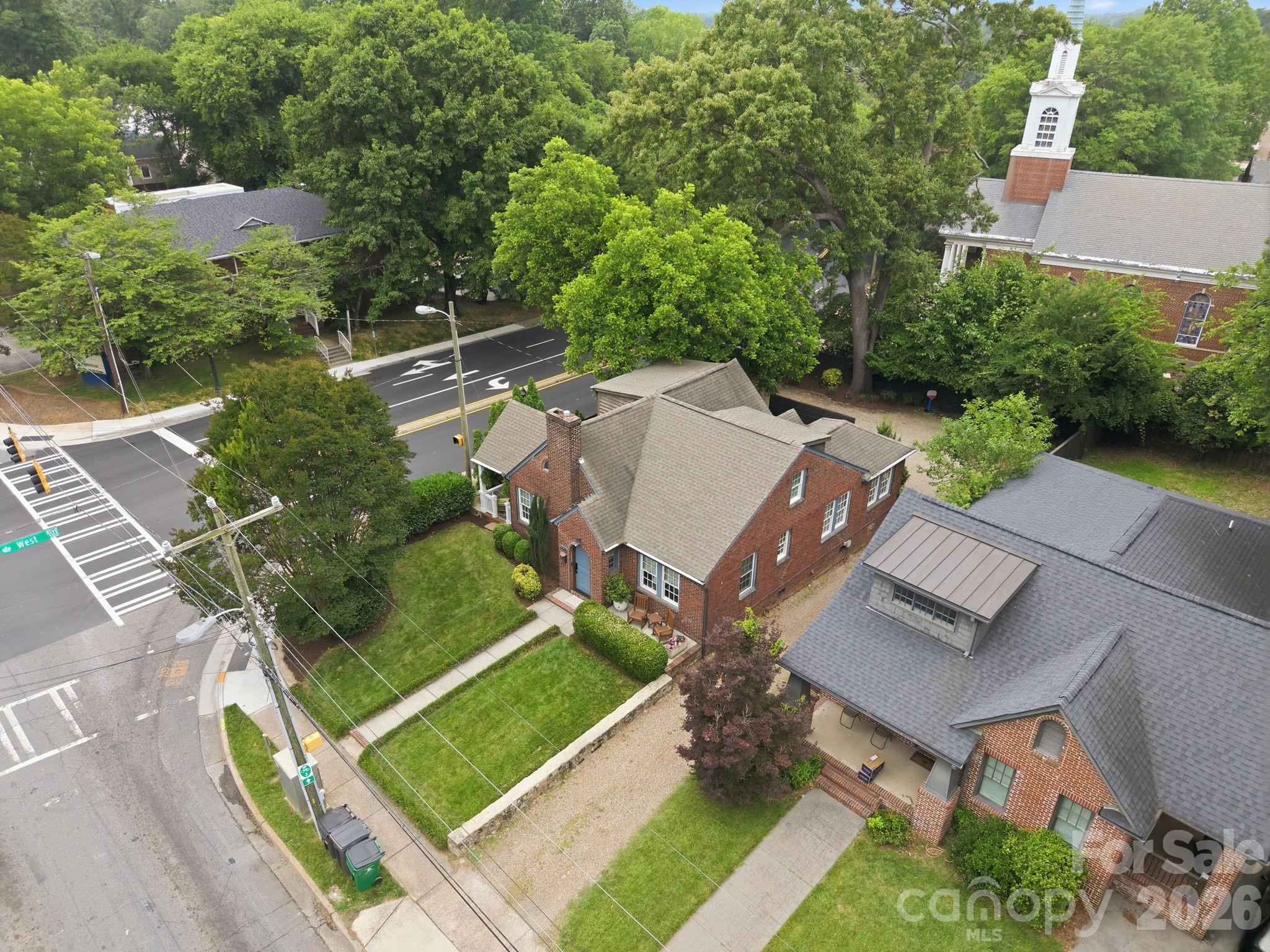 1726 S Mint Street — Charlotte
