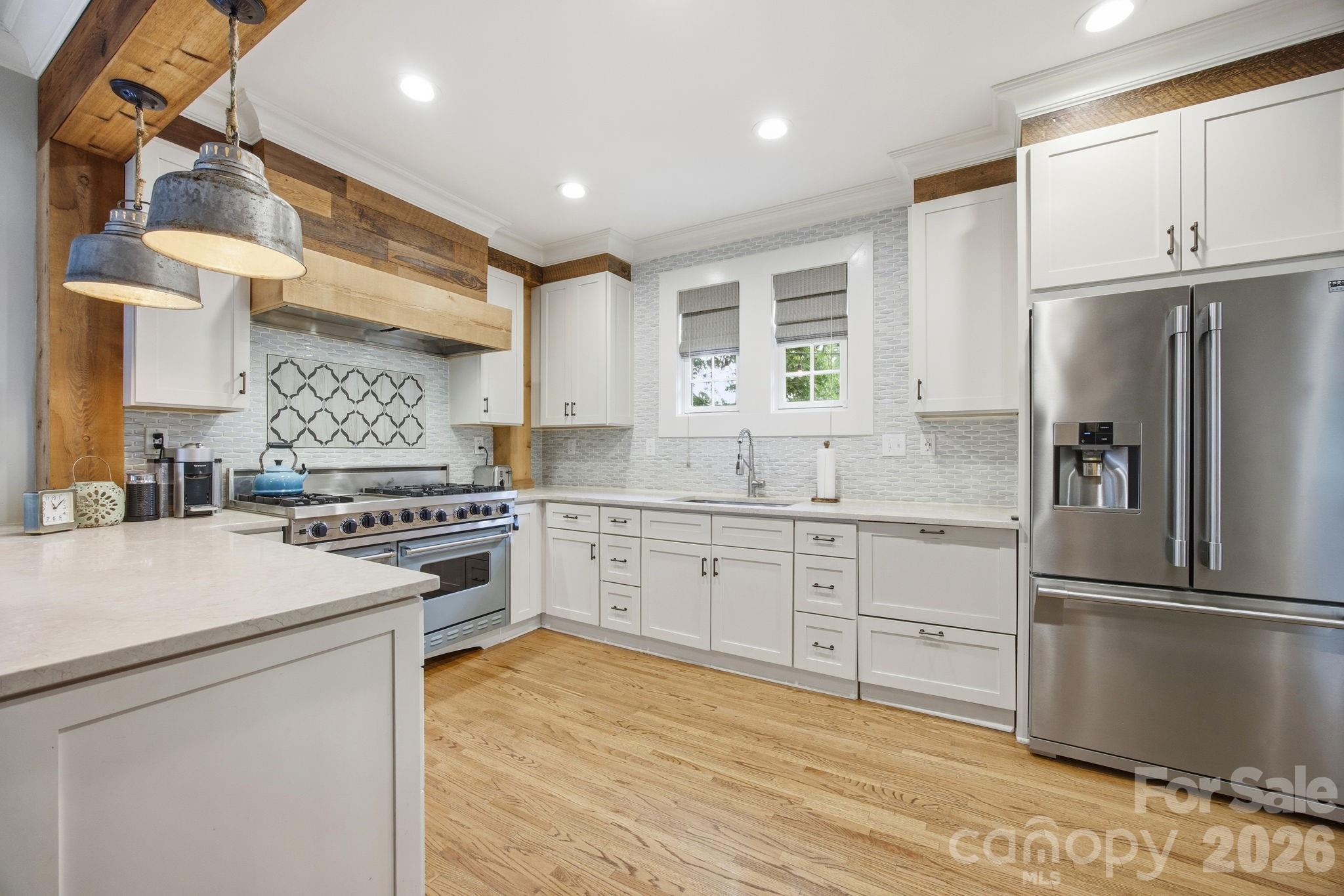 1726 S Mint Street — Charlotte