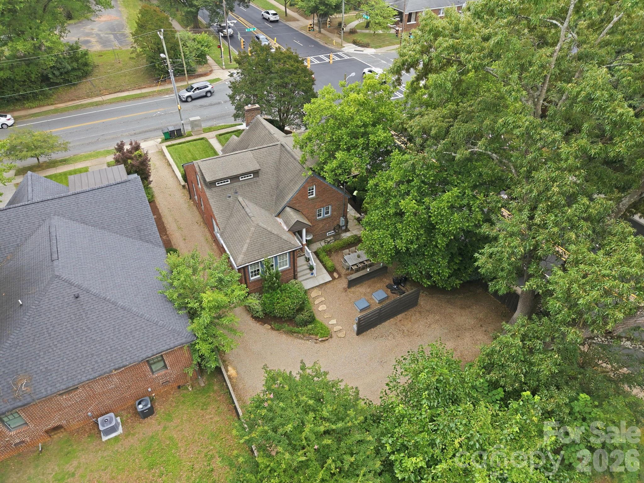 1726 S Mint Street — Charlotte