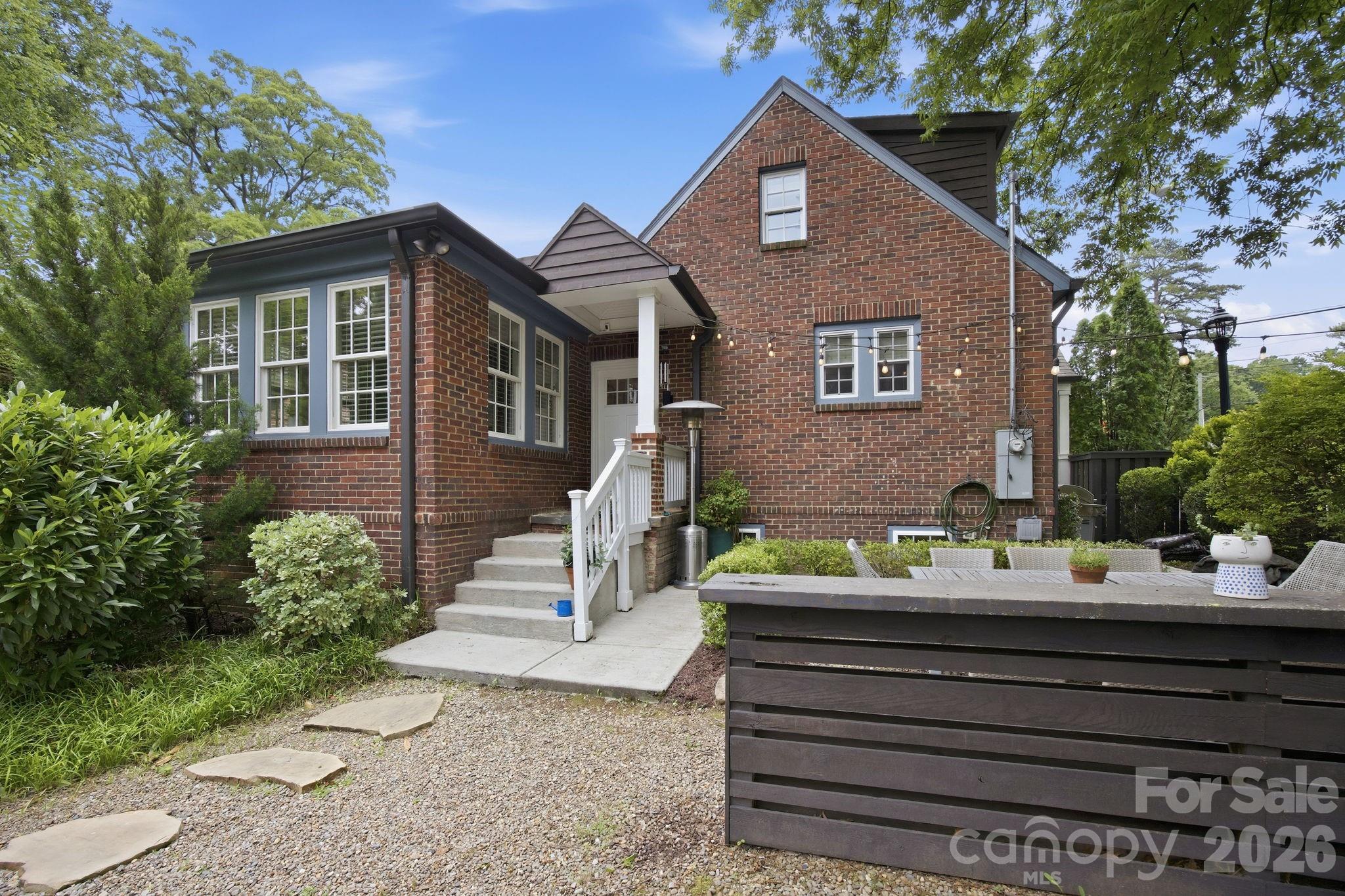 1726 S Mint Street — Charlotte