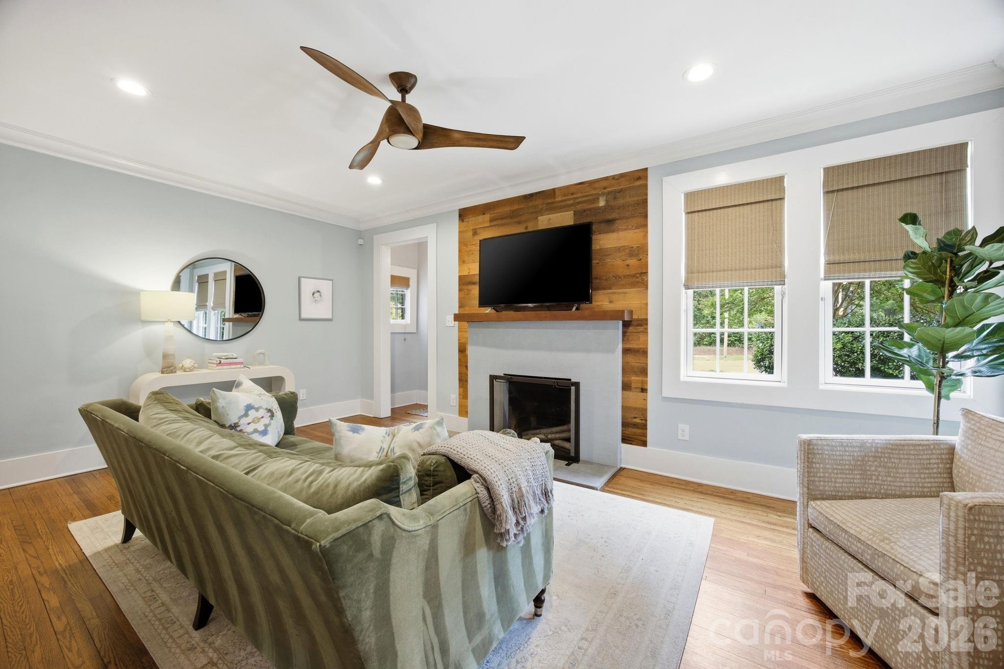 1726 S Mint Street — Charlotte