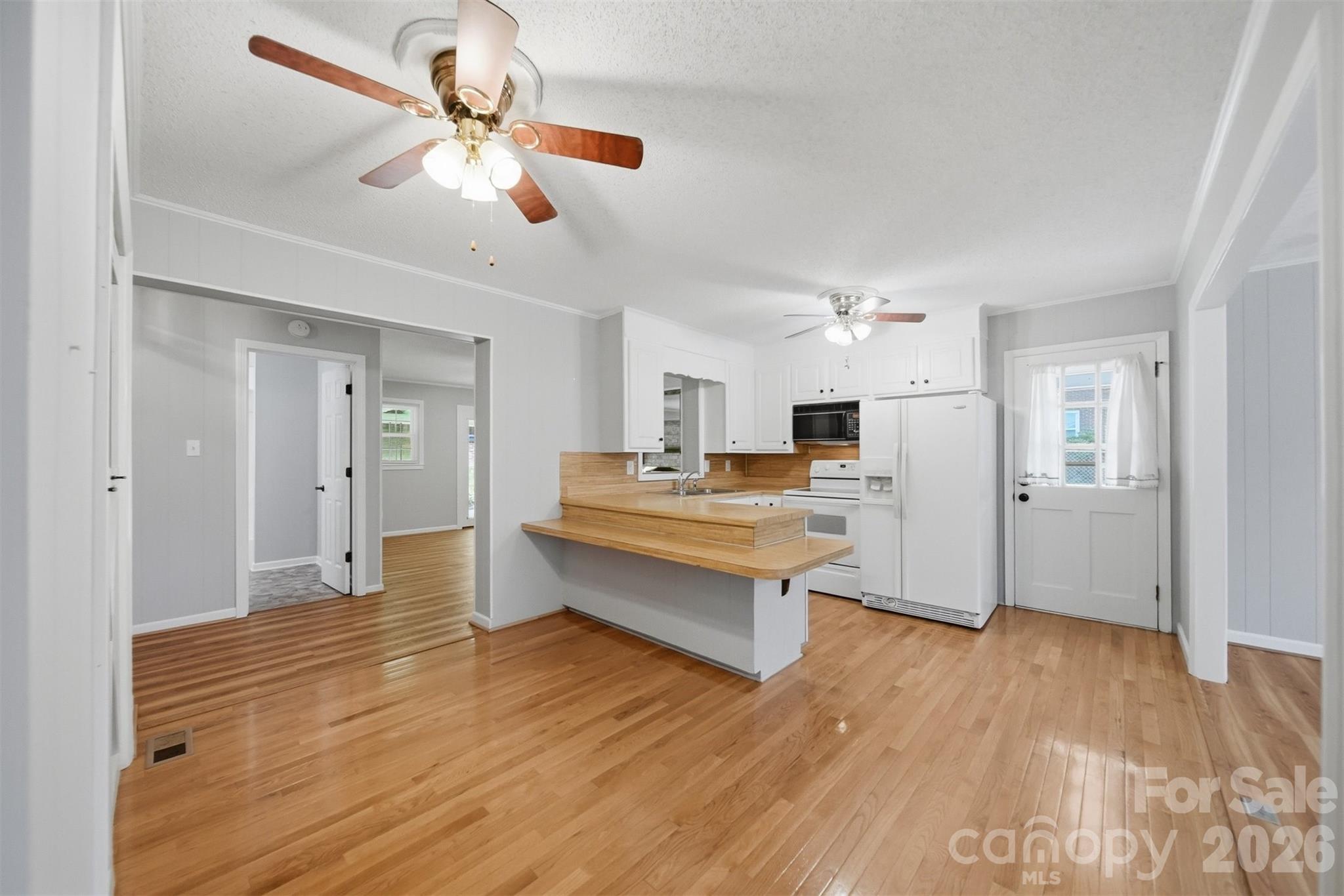 9357 Keller Avenue — Hildebran