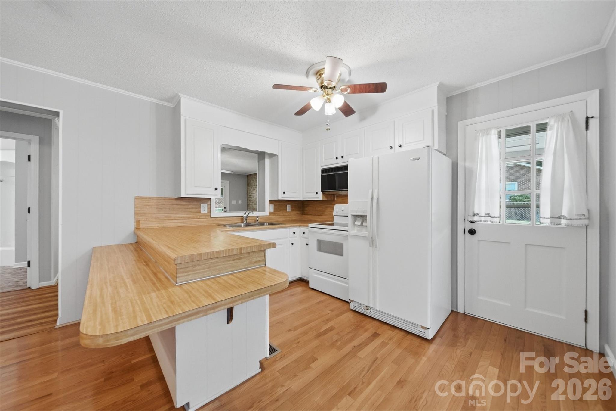 9357 Keller Avenue — Hildebran