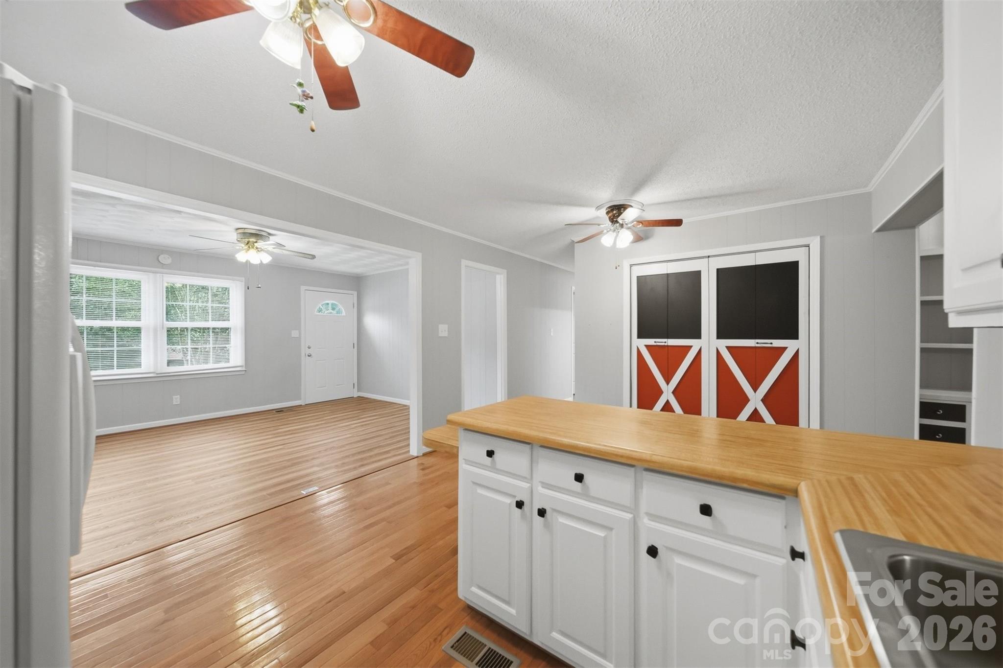 9357 Keller Avenue — Hildebran