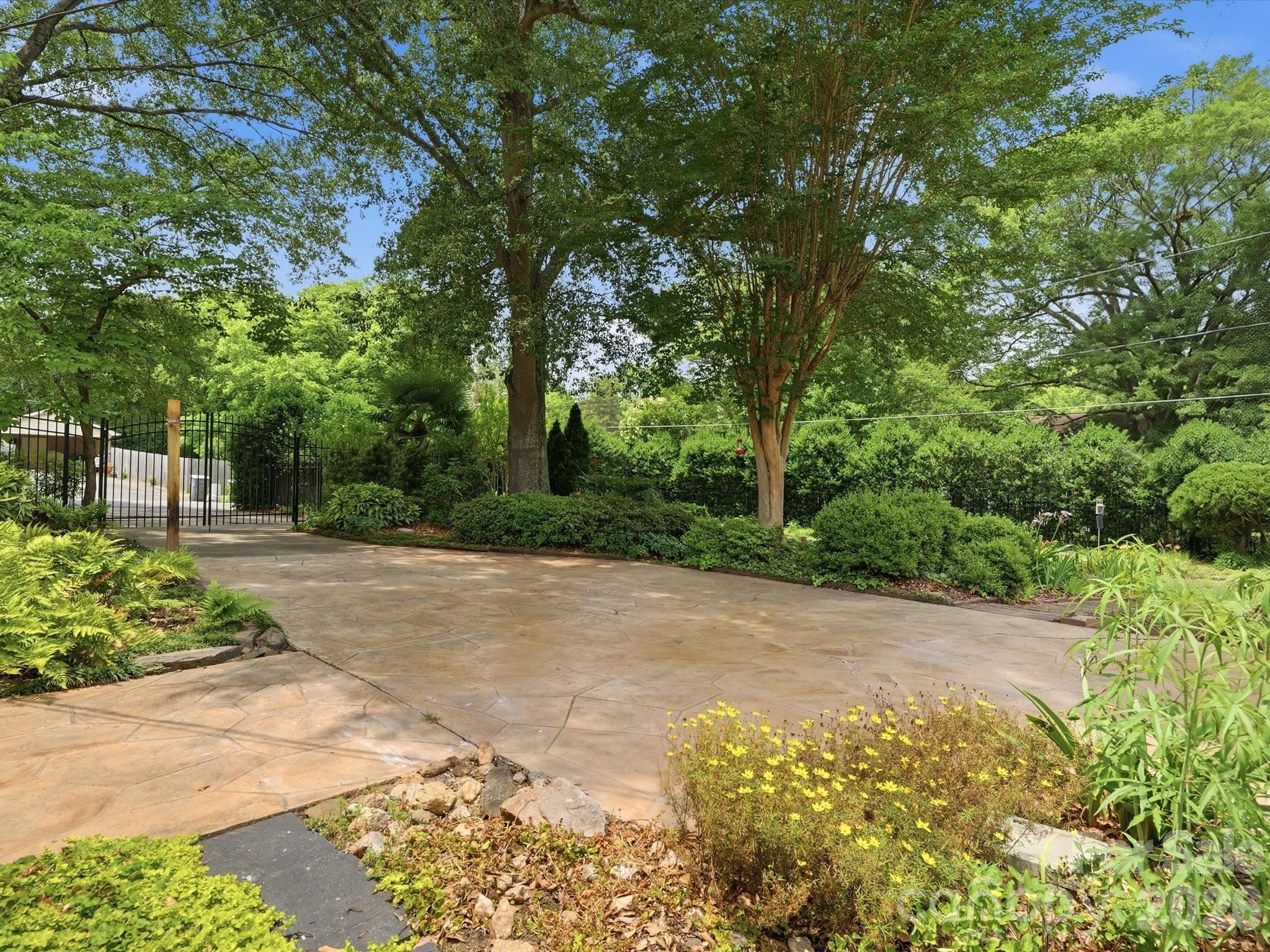 3130 Rea Road — Charlotte