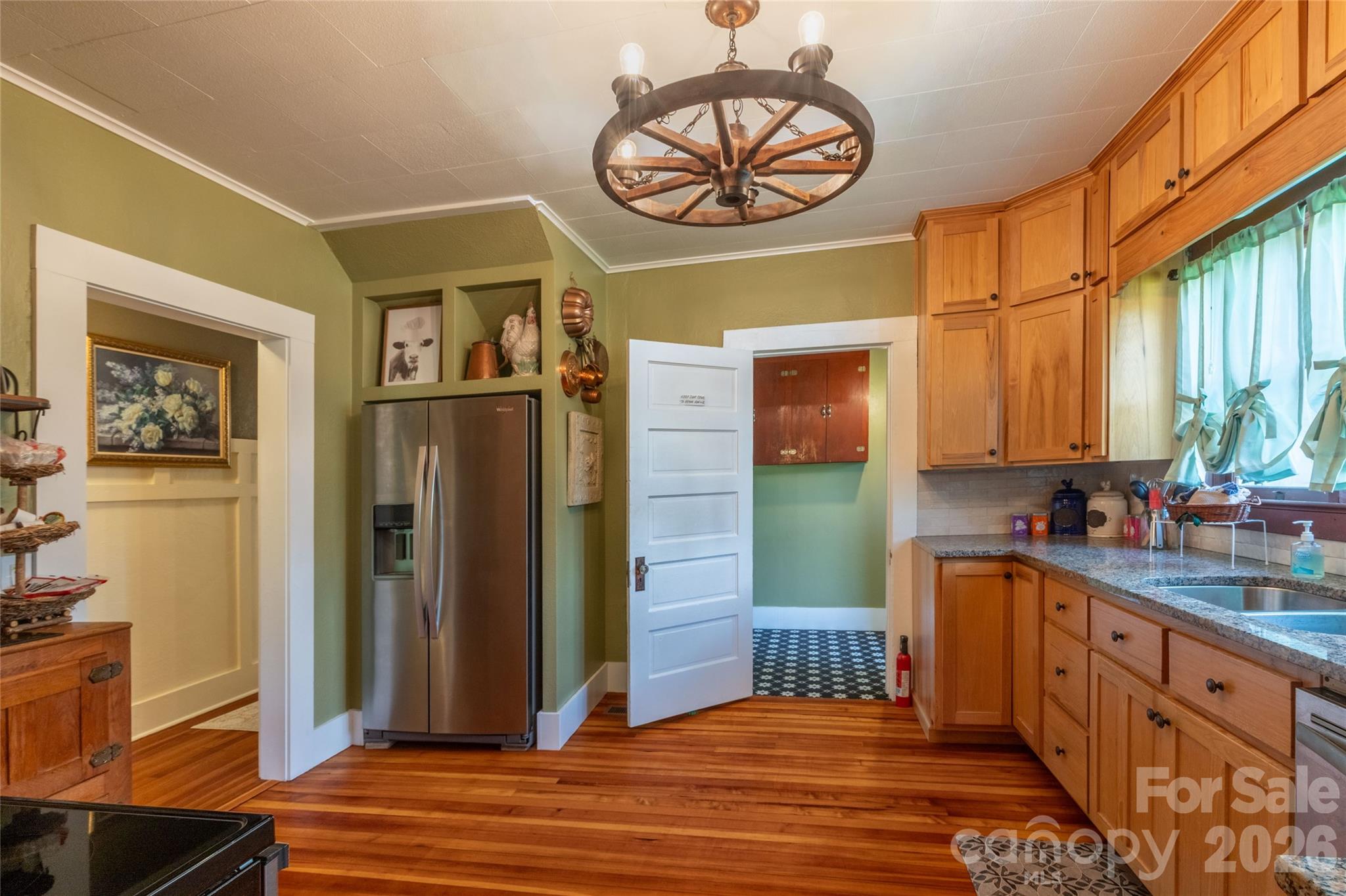 800 Main Street — Bryson City