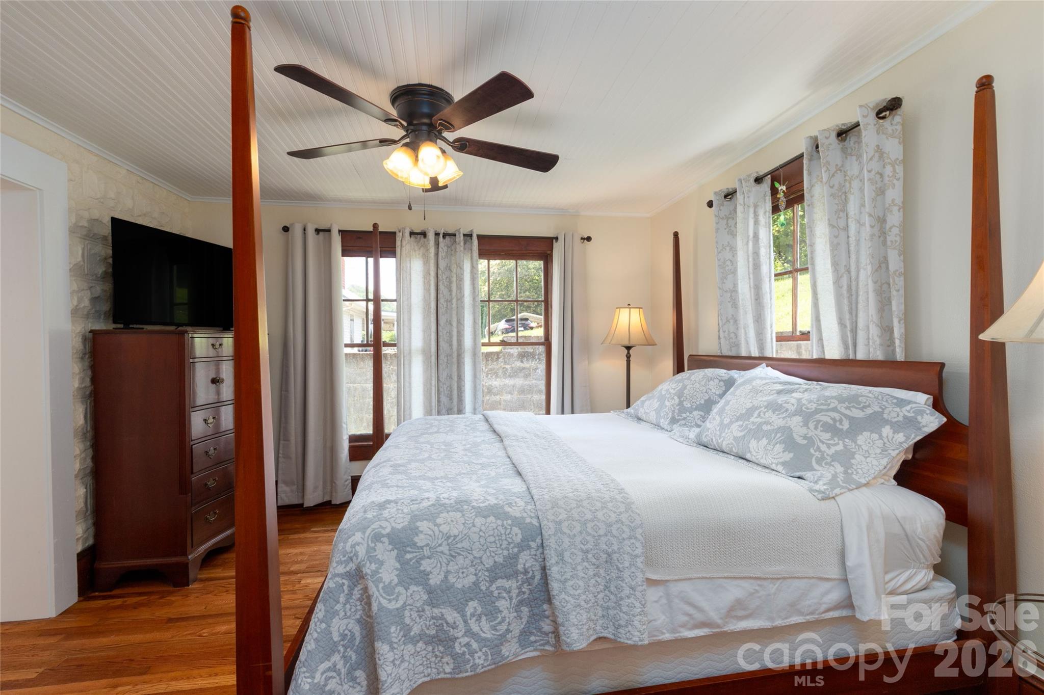 800 Main Street — Bryson City