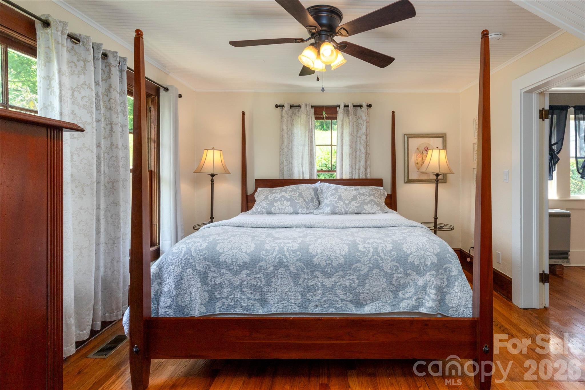 800 Main Street — Bryson City