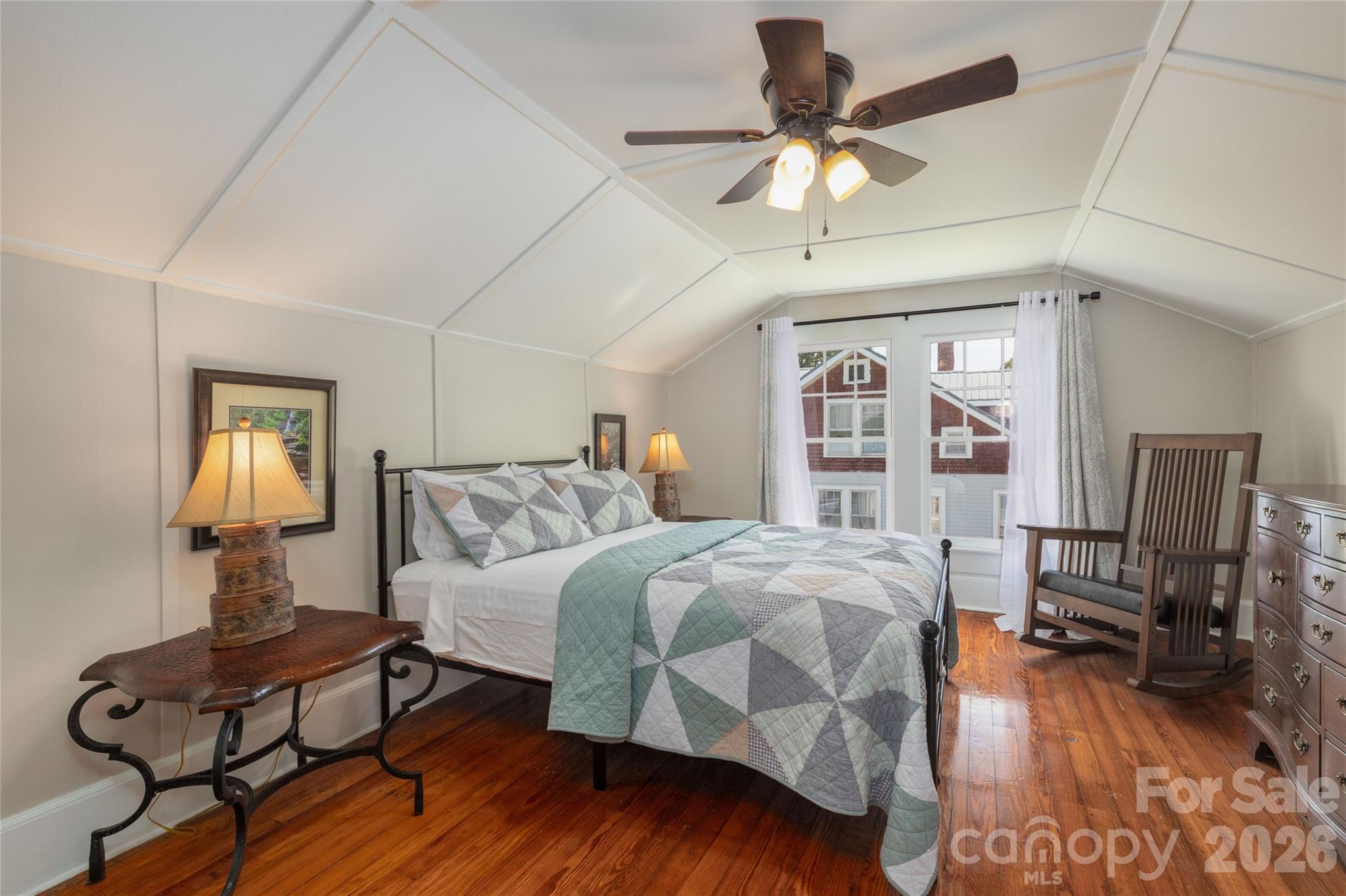 800 Main Street — Bryson City
