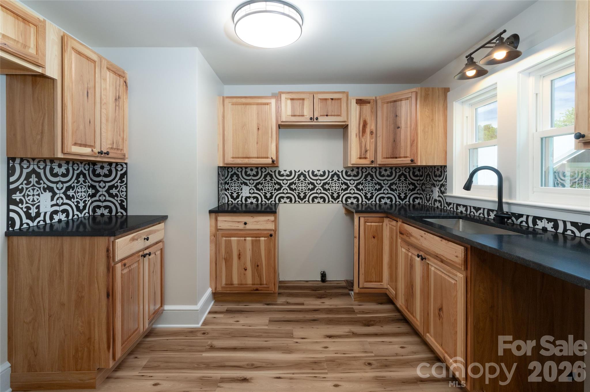 800 Main Street — Bryson City