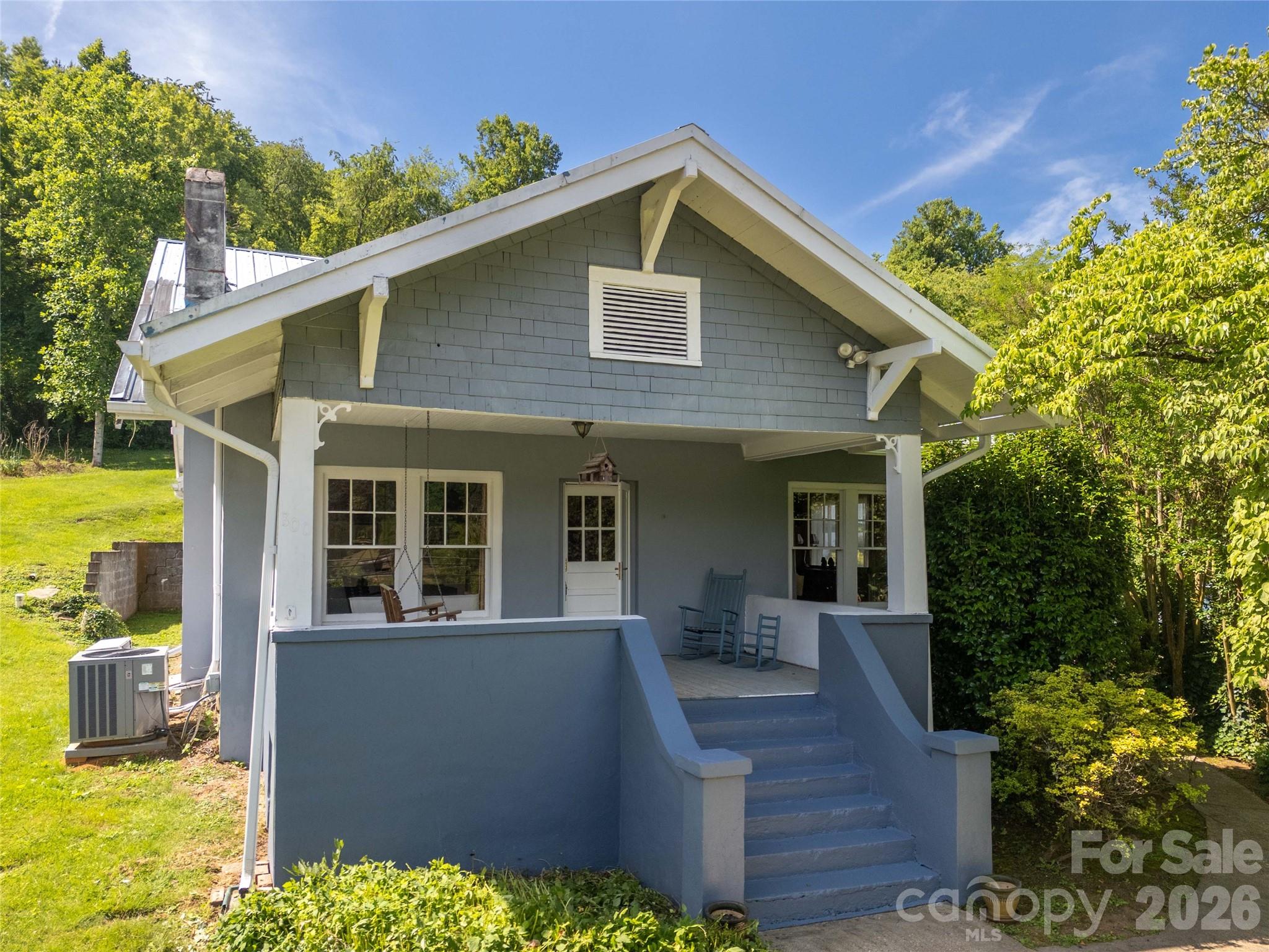 800 Main Street — Bryson City