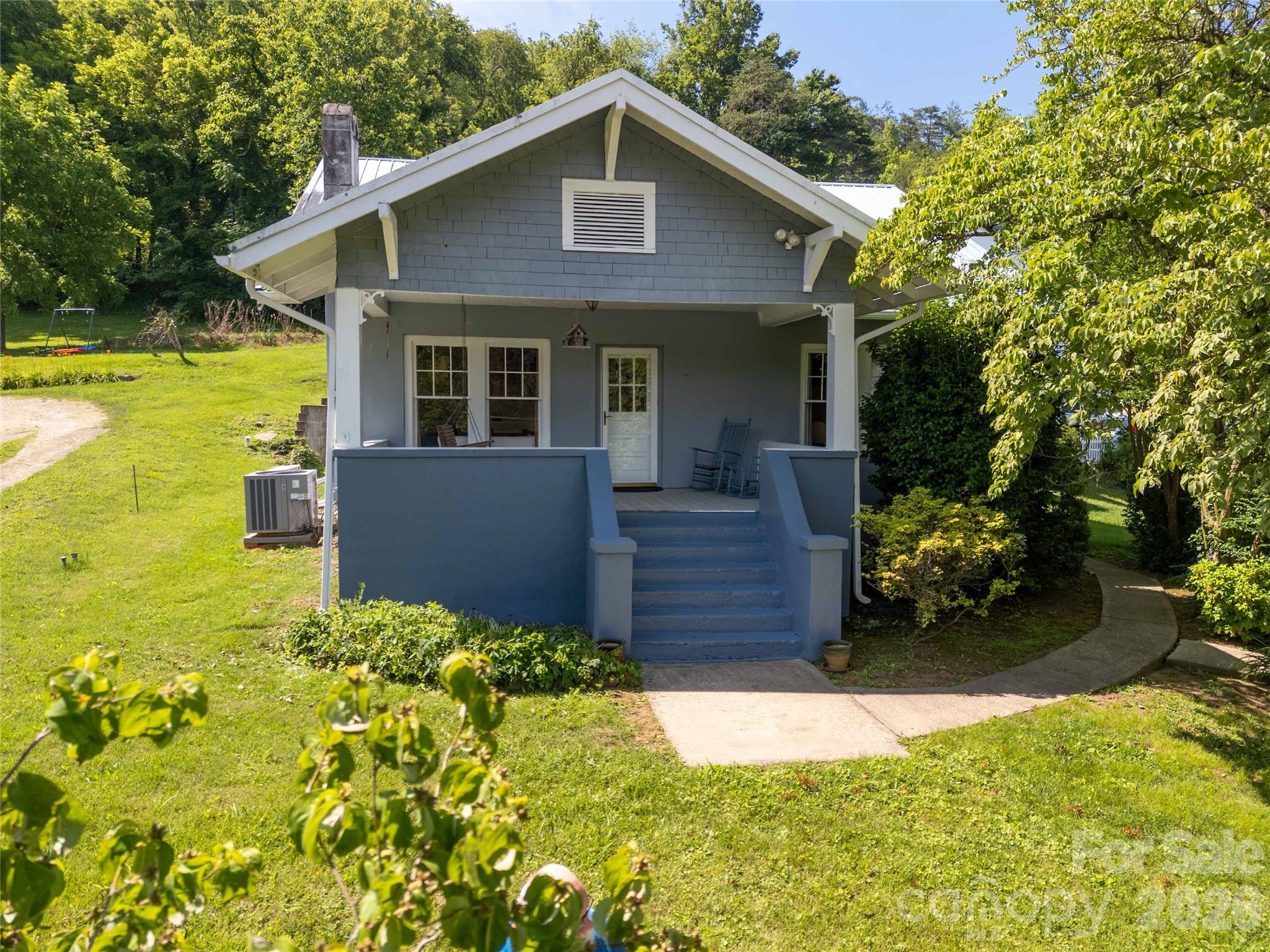 800 Main Street — Bryson City