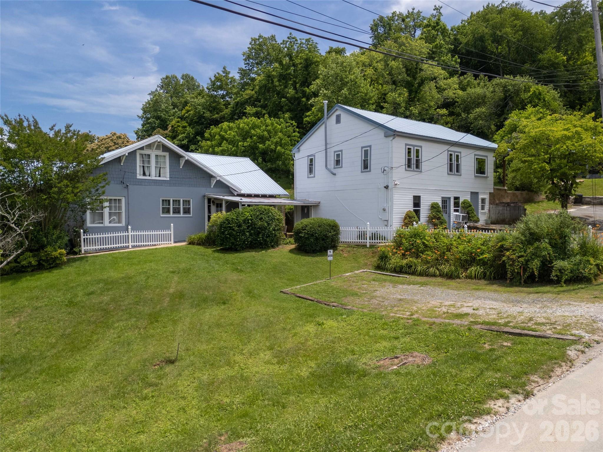800 Main Street — Bryson City