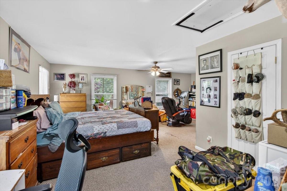 929 Shearers Road — Mooresville