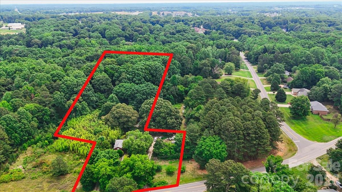 929 Shearers Road — Mooresville