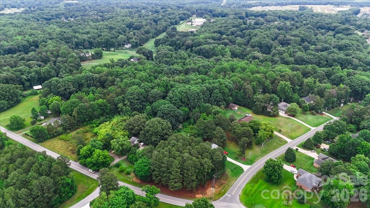 929 Shearers Road — Mooresville