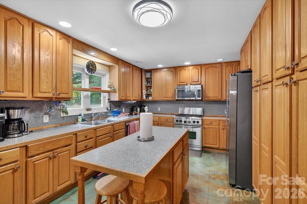 929 Shearers Road — Mooresville