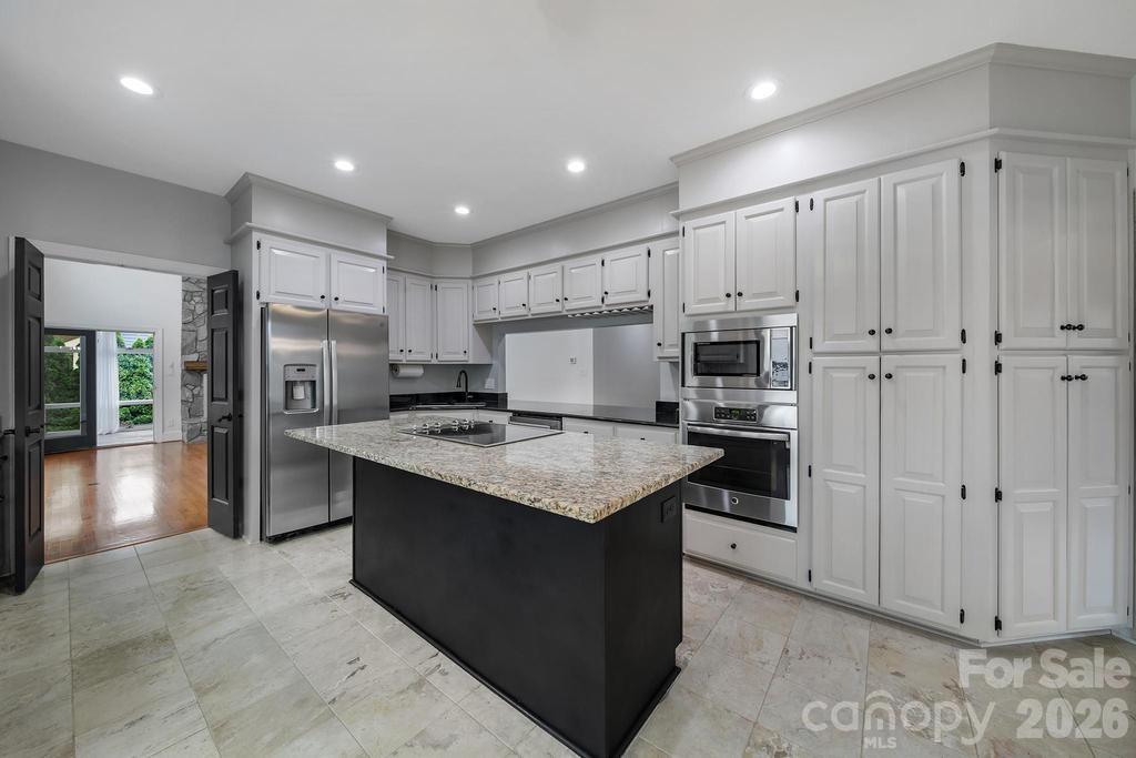 120 Royal Pointe Way — Mooresville