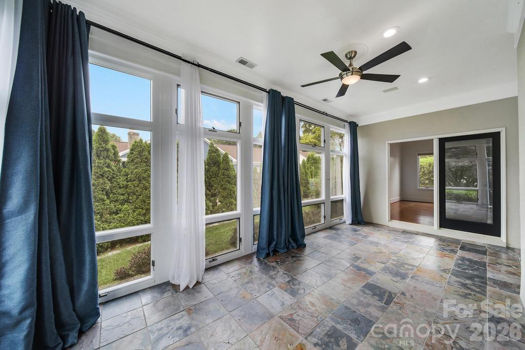 120 Royal Pointe Way — Mooresville
