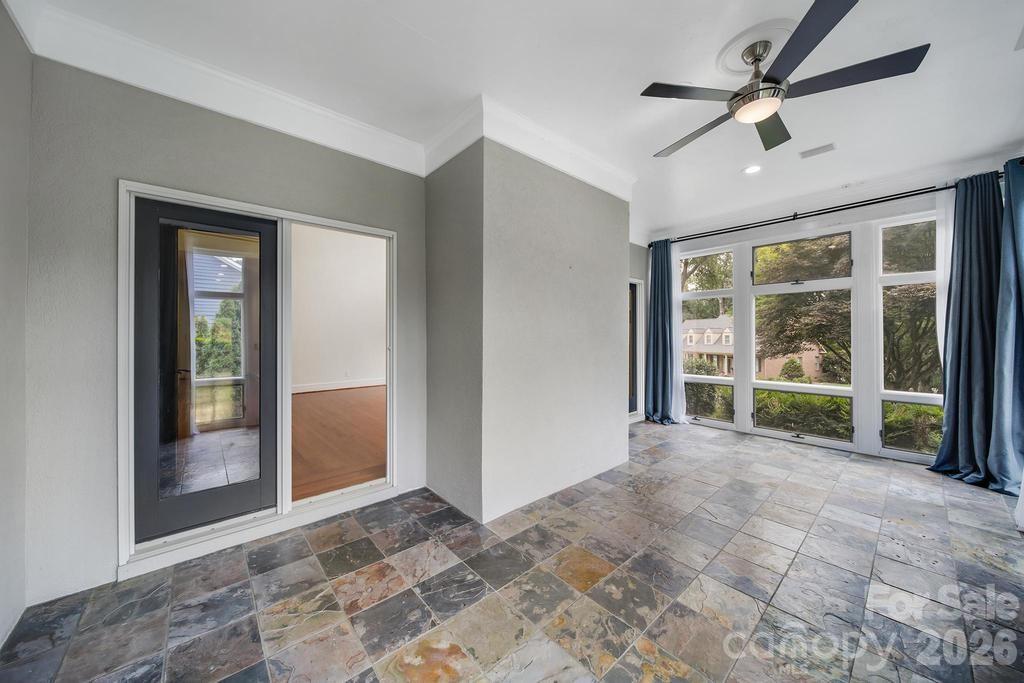 120 Royal Pointe Way — Mooresville