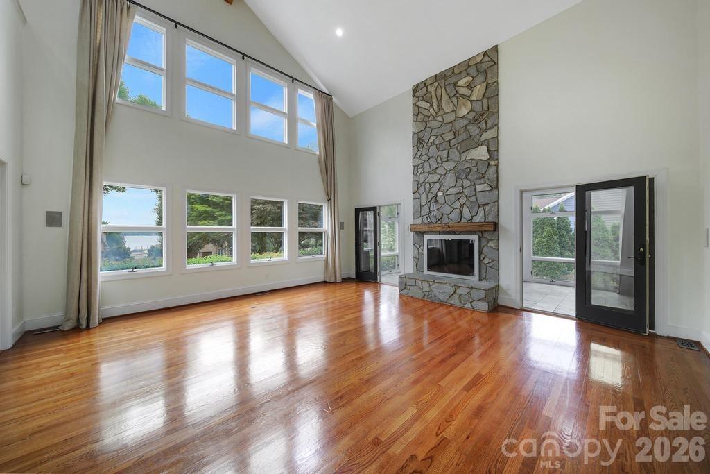 120 Royal Pointe Way — Mooresville