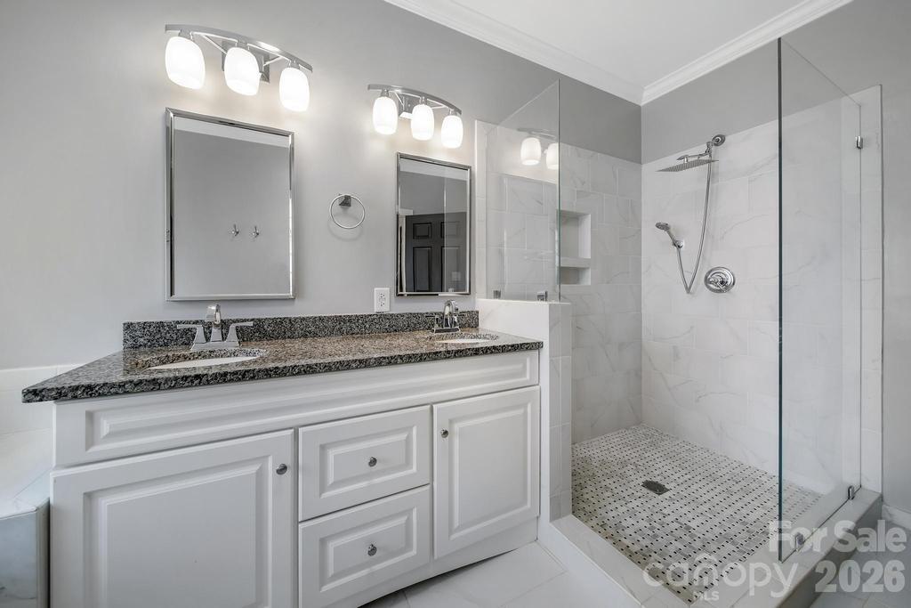 120 Royal Pointe Way — Mooresville