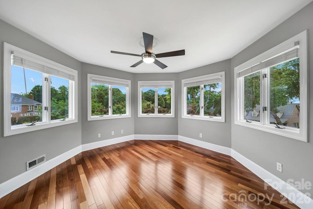 120 Royal Pointe Way — Mooresville