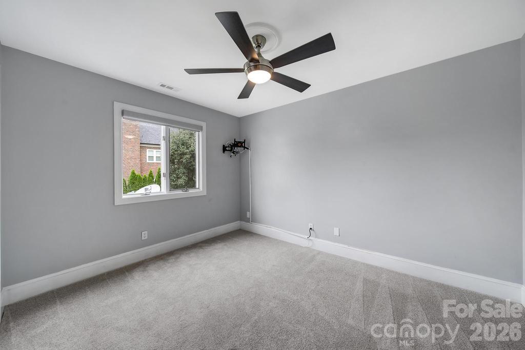120 Royal Pointe Way — Mooresville