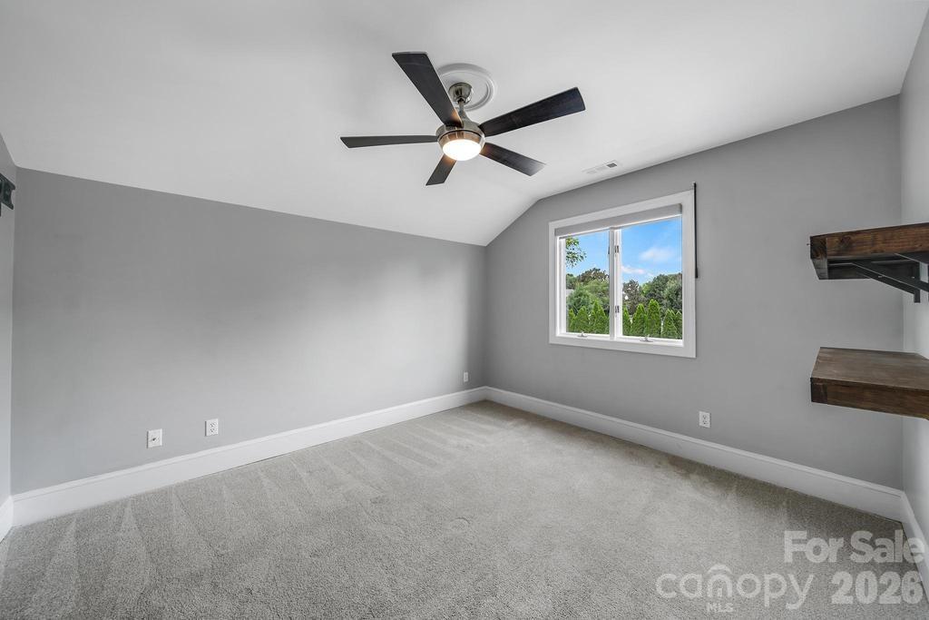 120 Royal Pointe Way — Mooresville