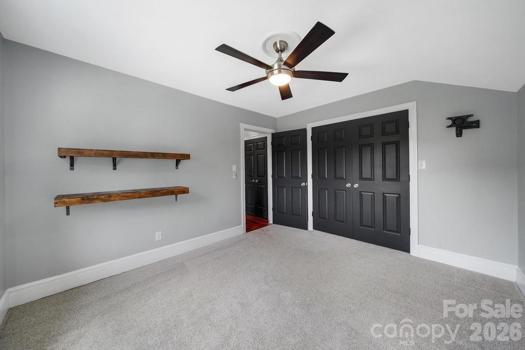120 Royal Pointe Way — Mooresville