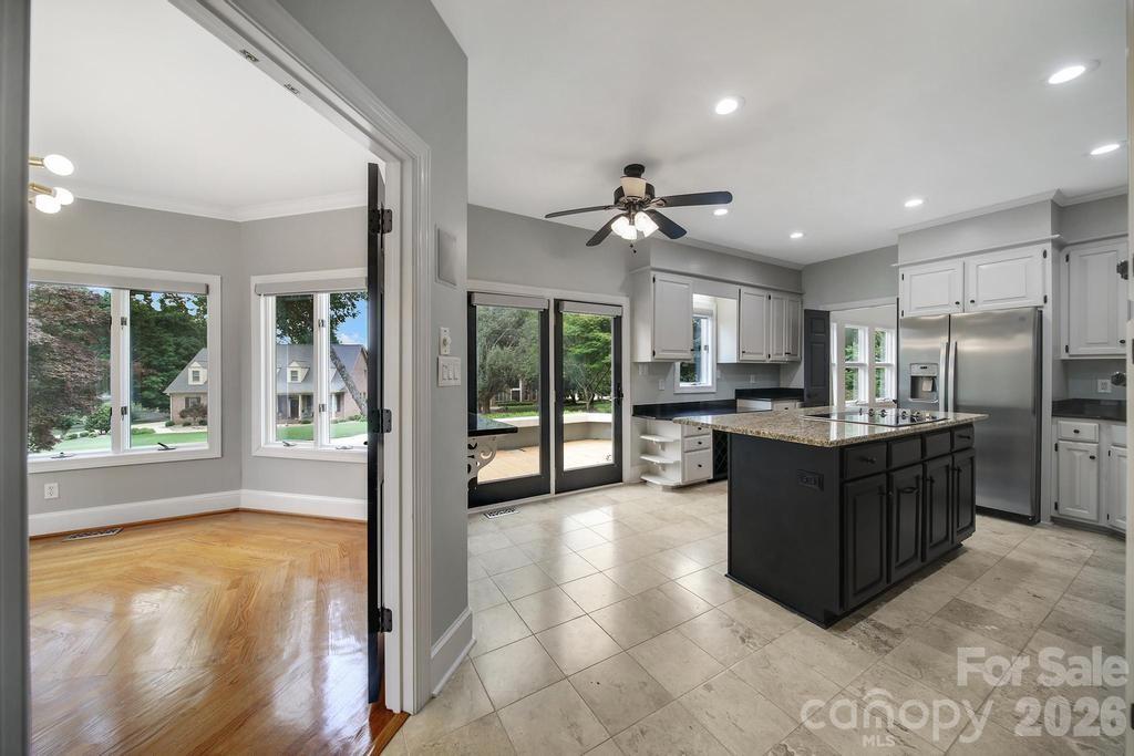 120 Royal Pointe Way — Mooresville
