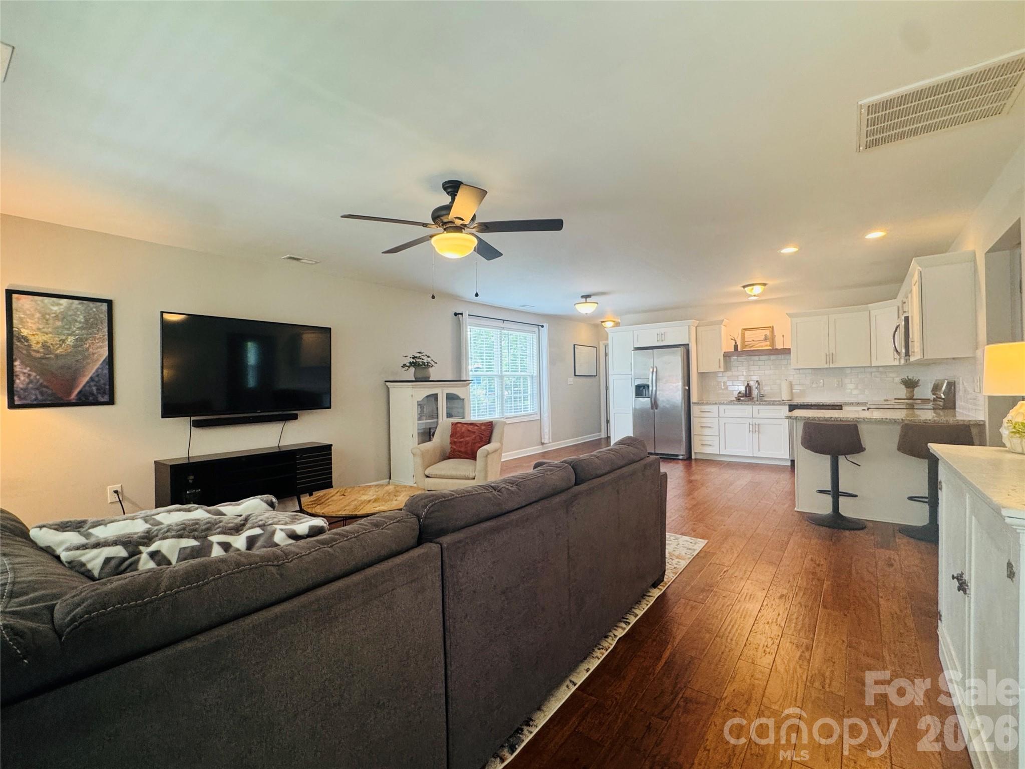 525 Ridge Avenue — China Grove