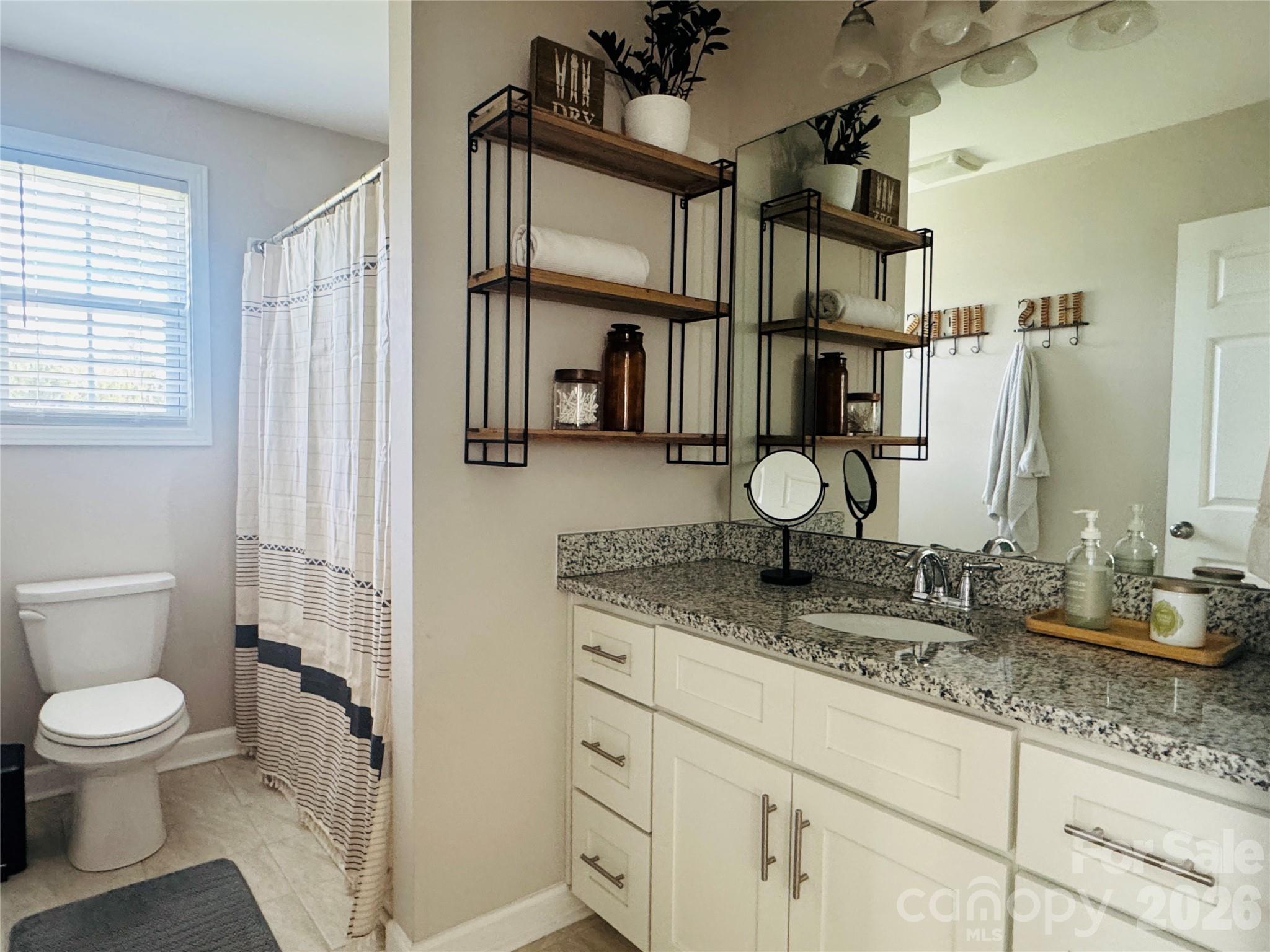 525 Ridge Avenue — China Grove