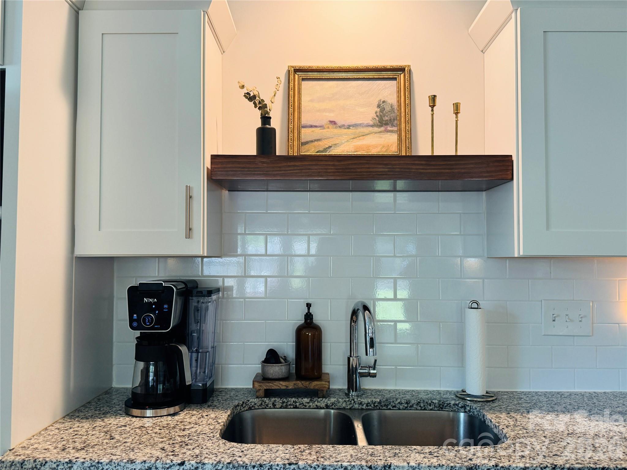 525 Ridge Avenue — China Grove