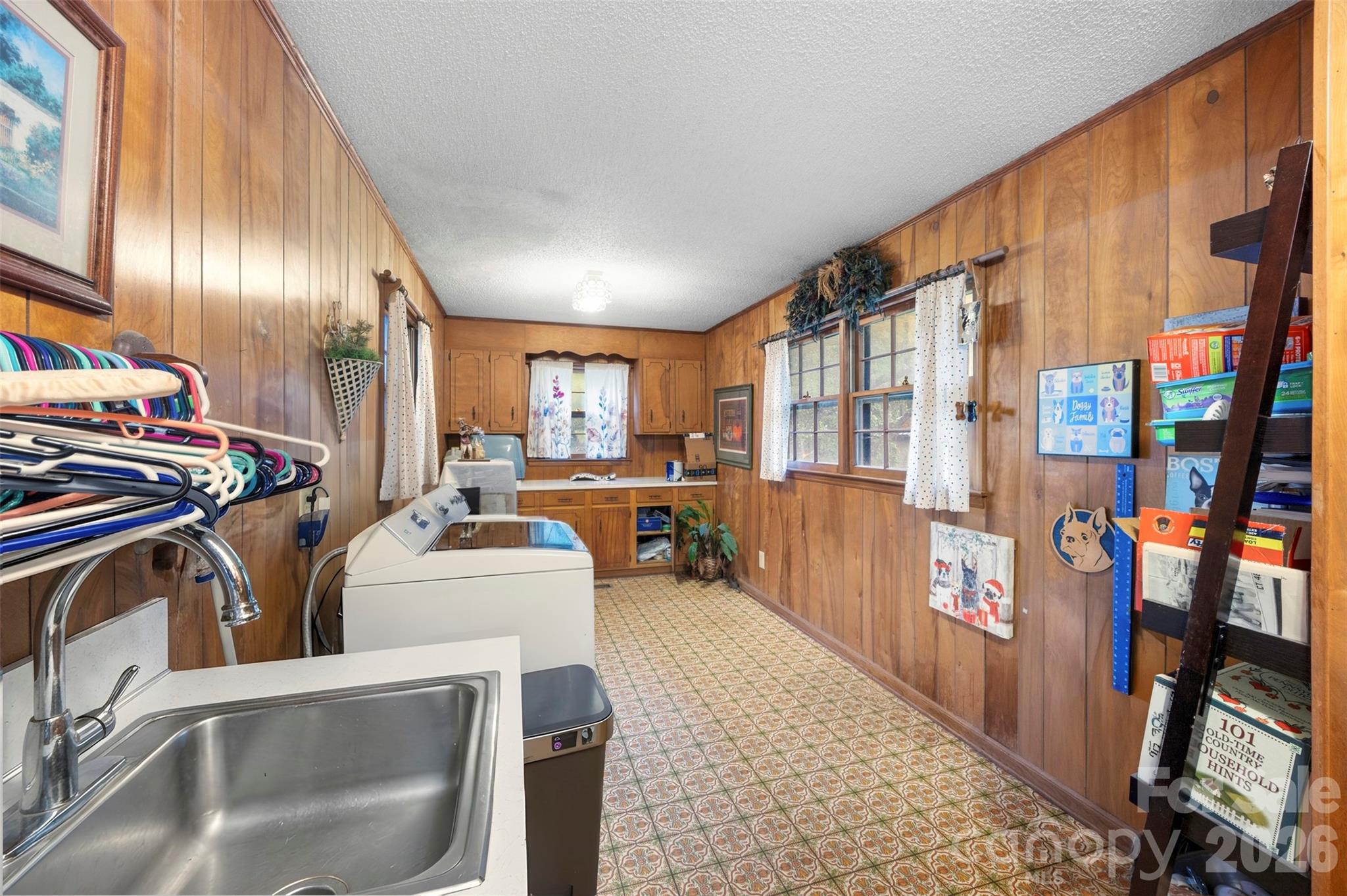 5139 E Dixon Boulevard — Kings Mountain