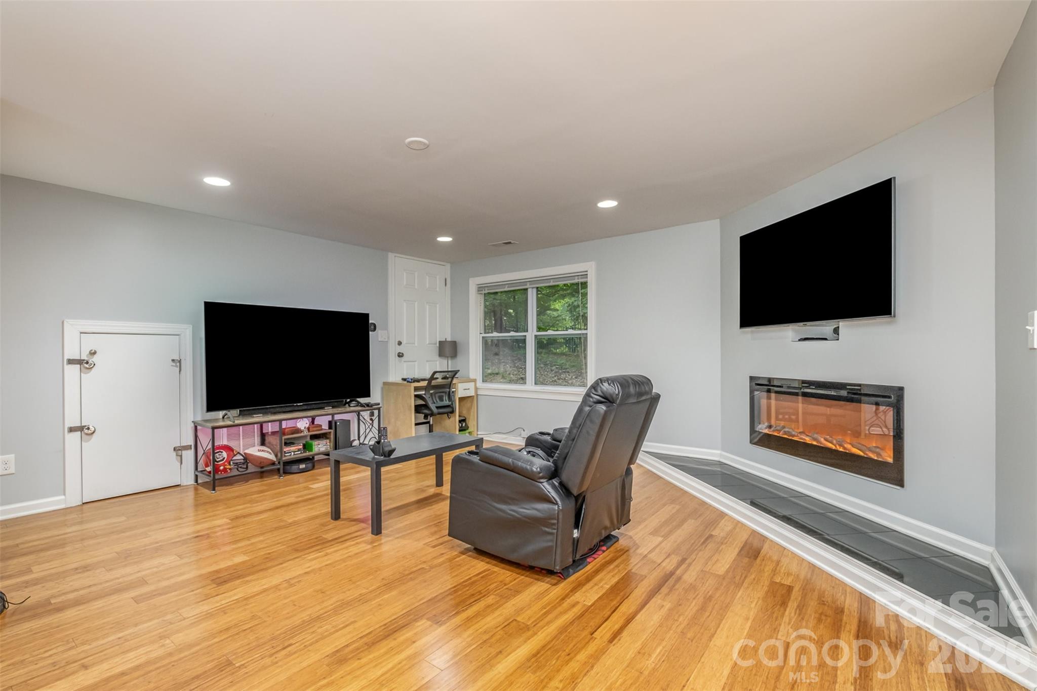 6200 Old Providence Road — Charlotte