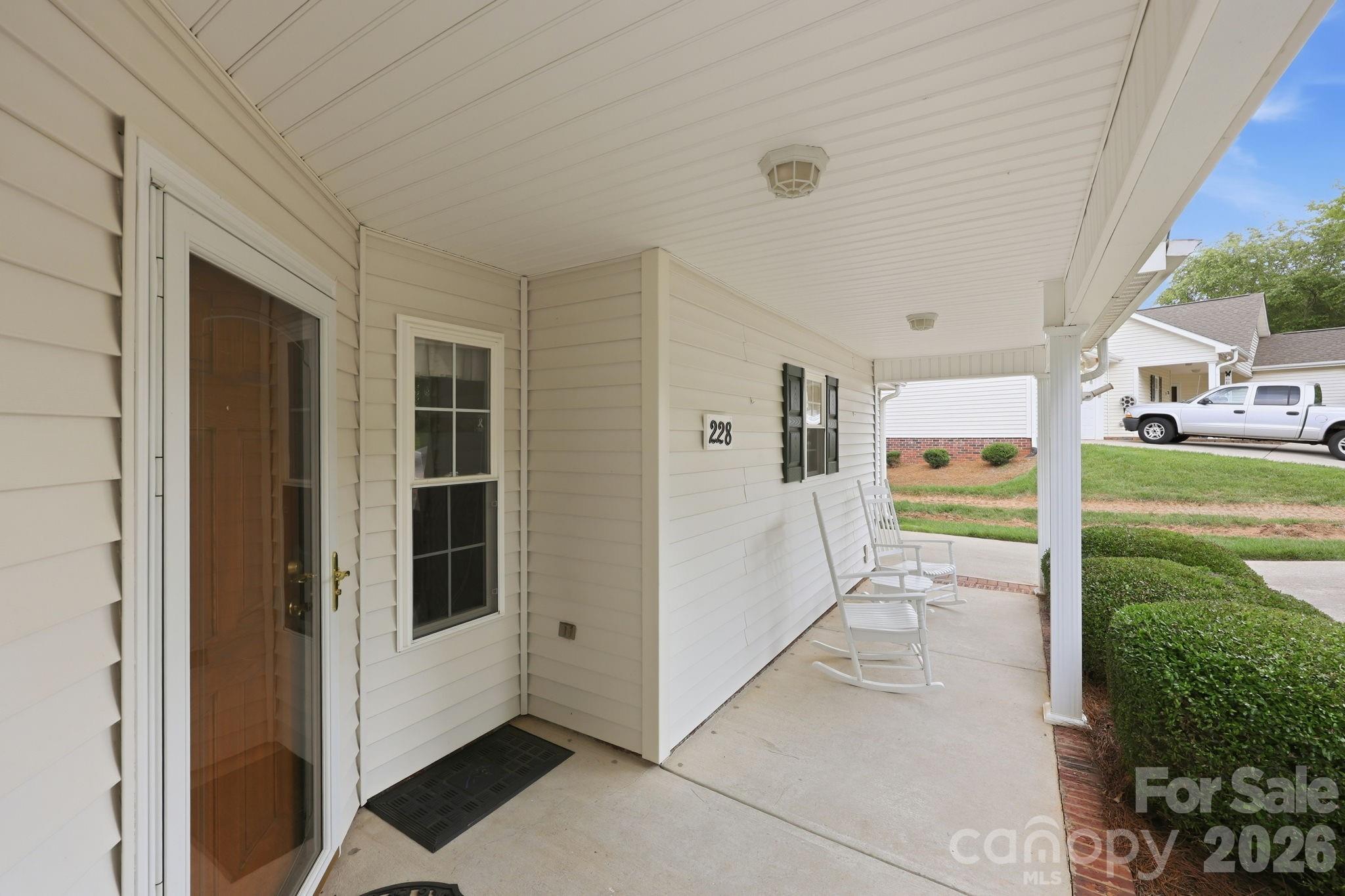 228 Oak Village Parkway — Mooresville