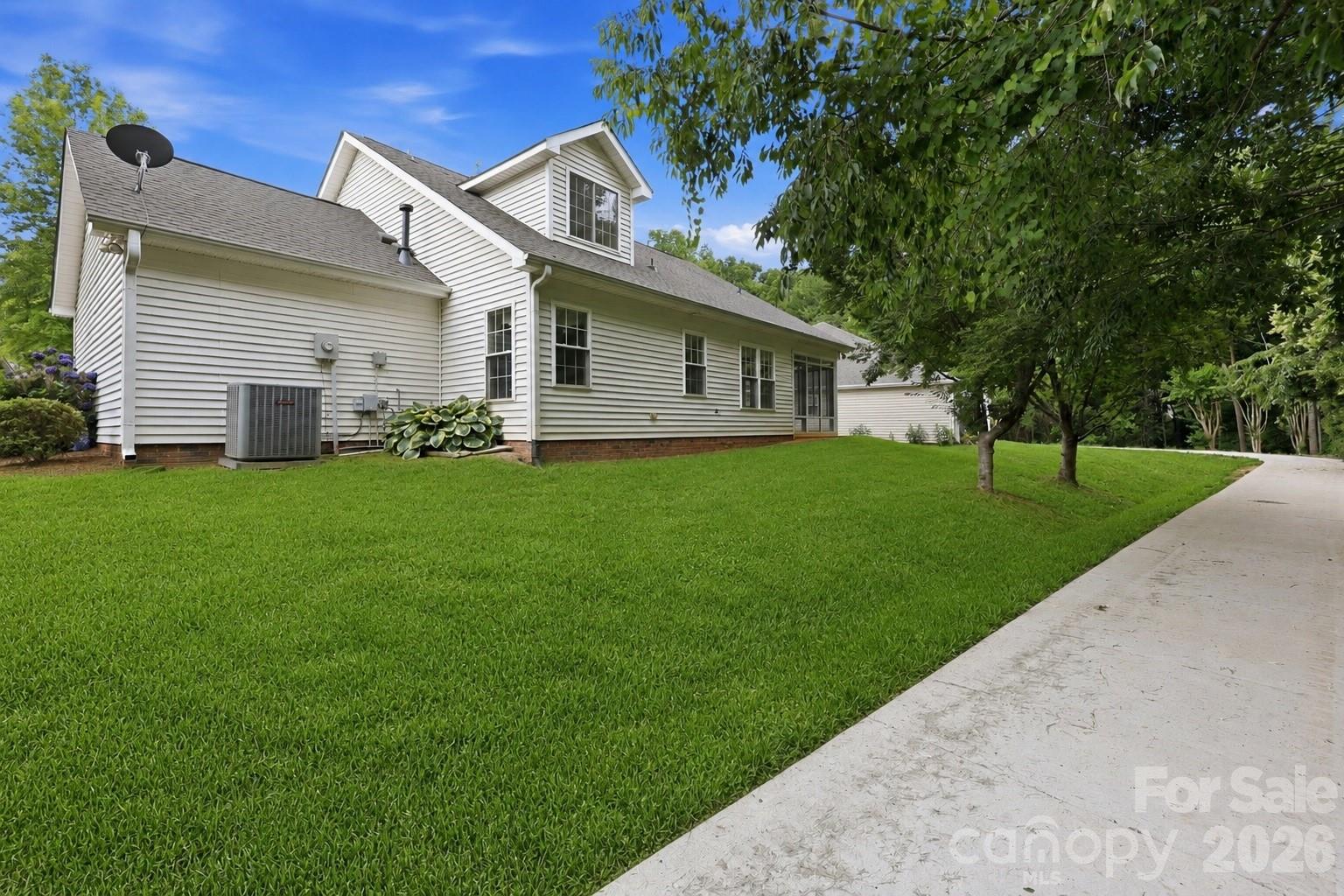 228 Oak Village Parkway — Mooresville