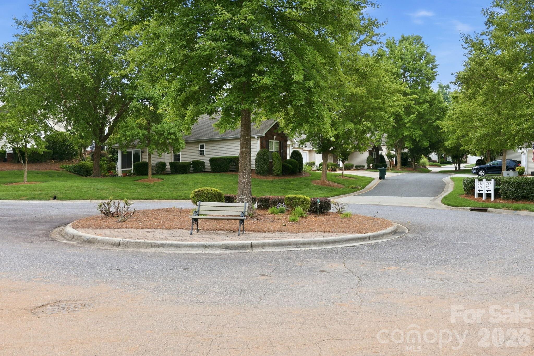 228 Oak Village Parkway — Mooresville