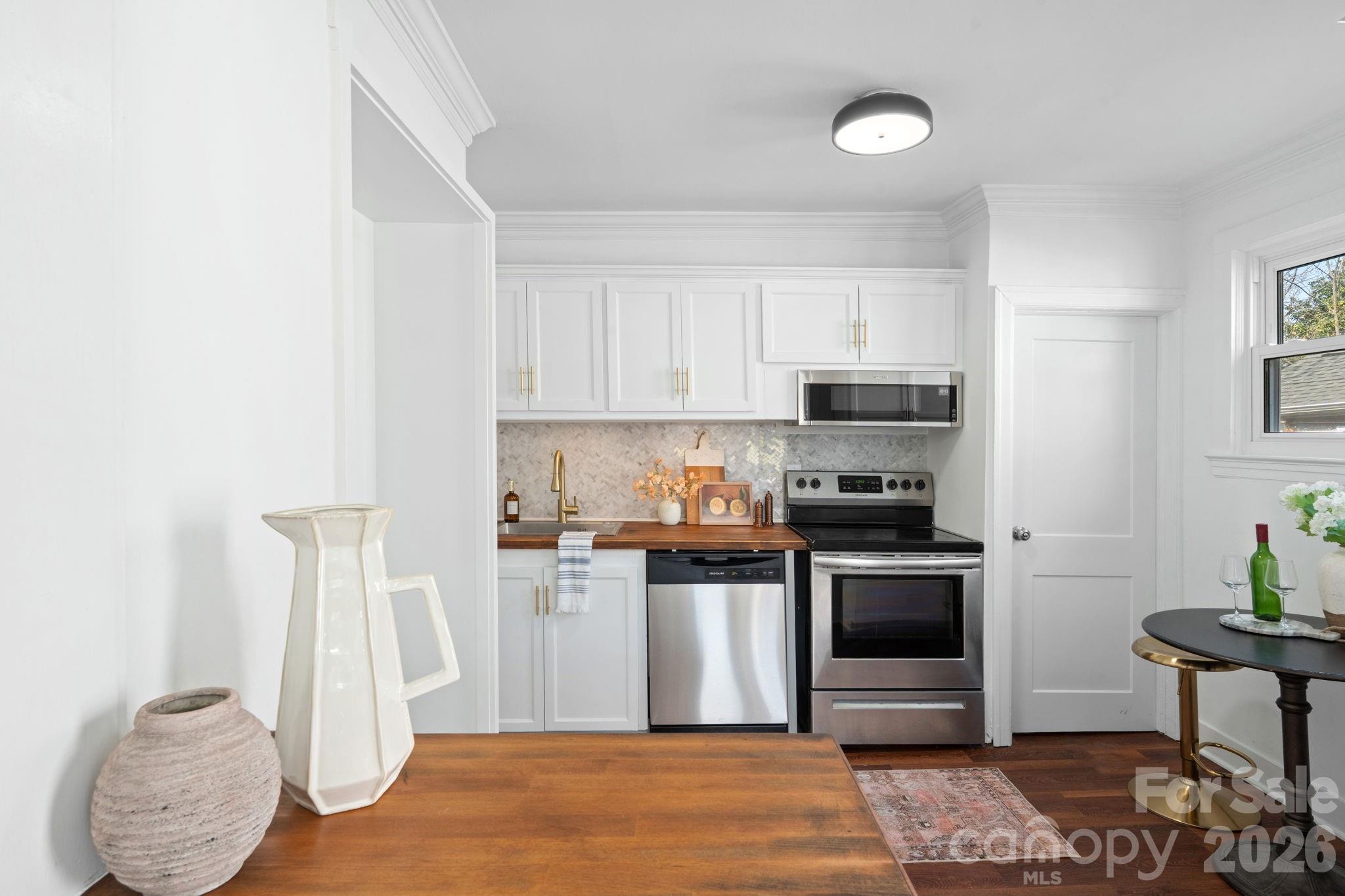4 Elliott Drive — Thomasville
