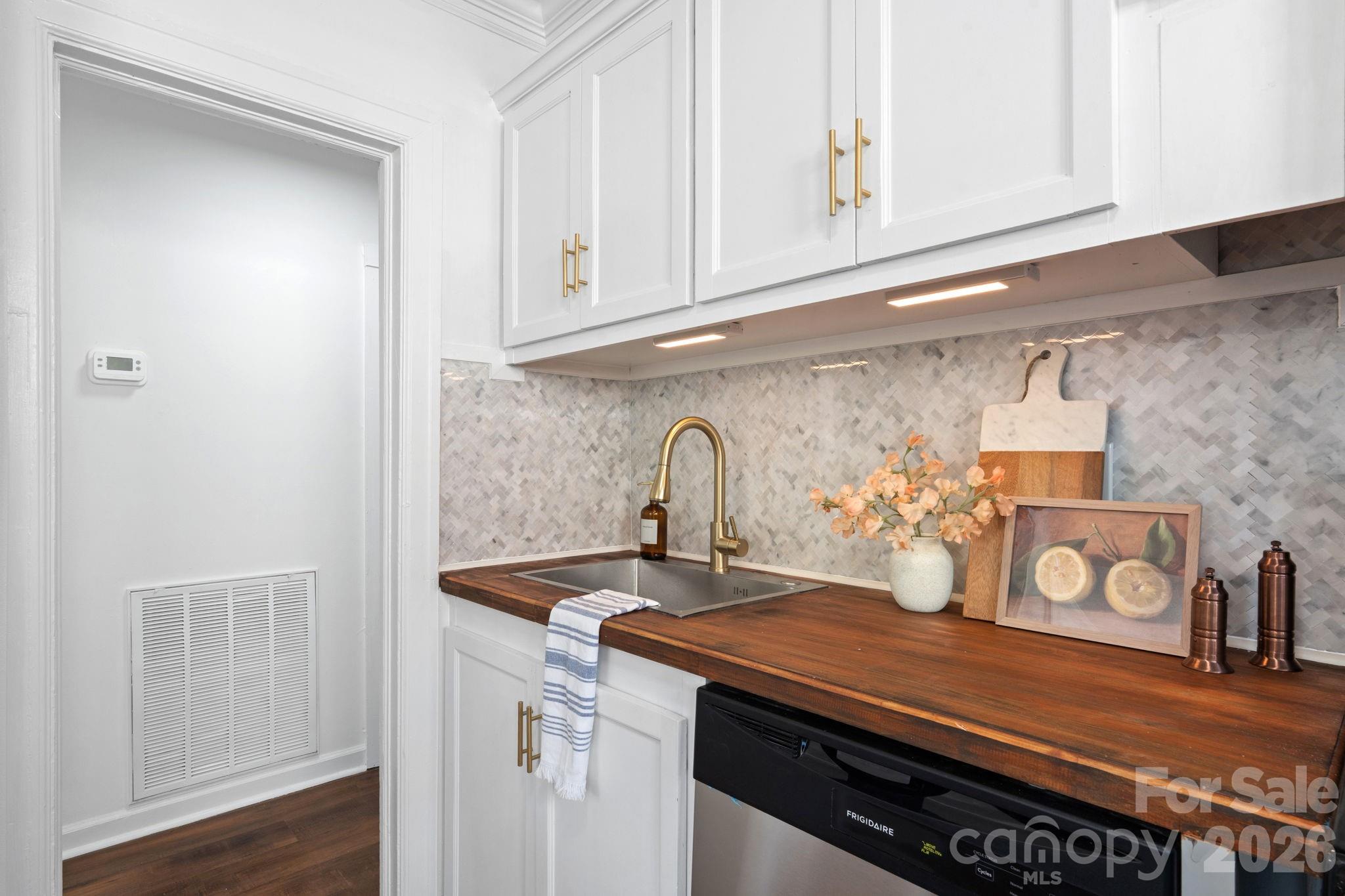 4 Elliott Drive — Thomasville