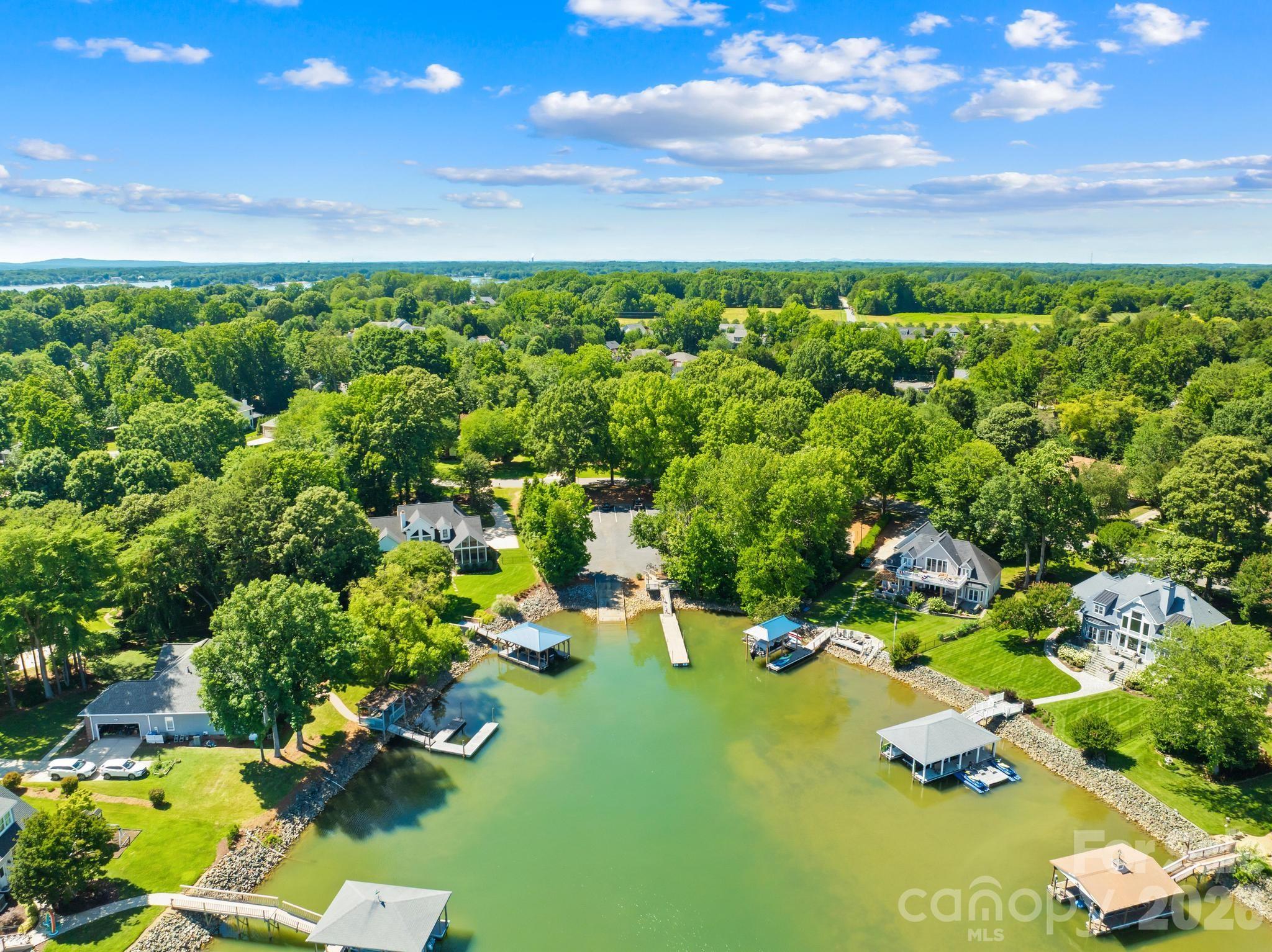 141 Ashford Hollow Lane — Mooresville