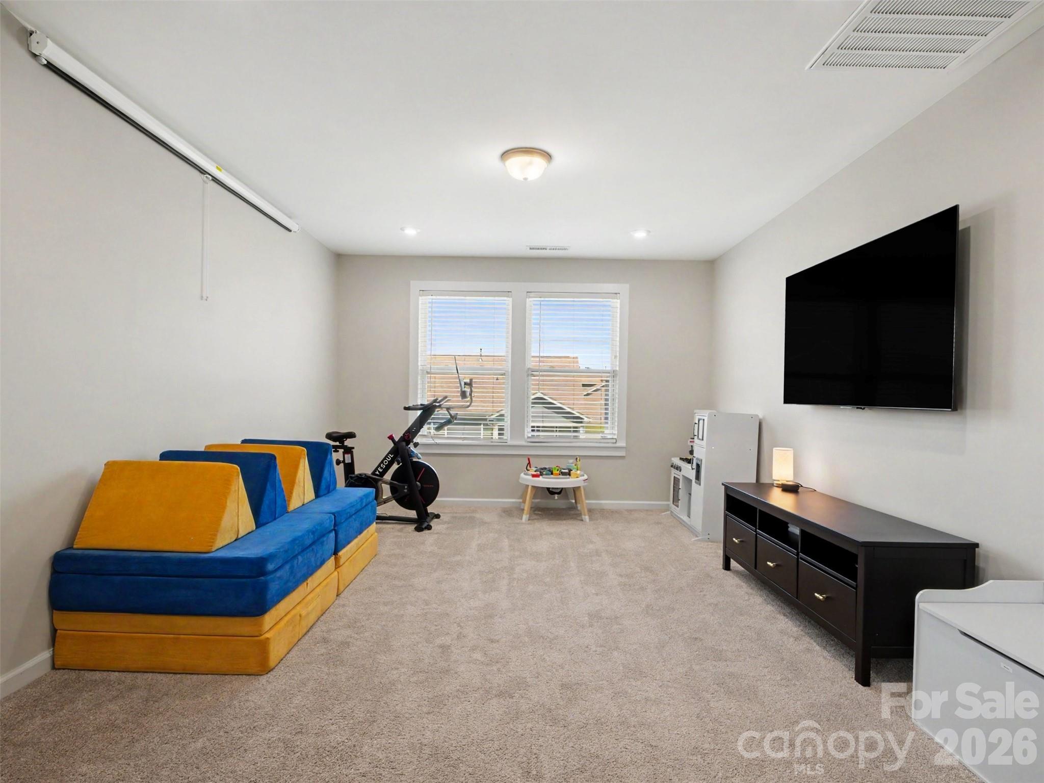 1331 Tollcross Road — Indian Trail