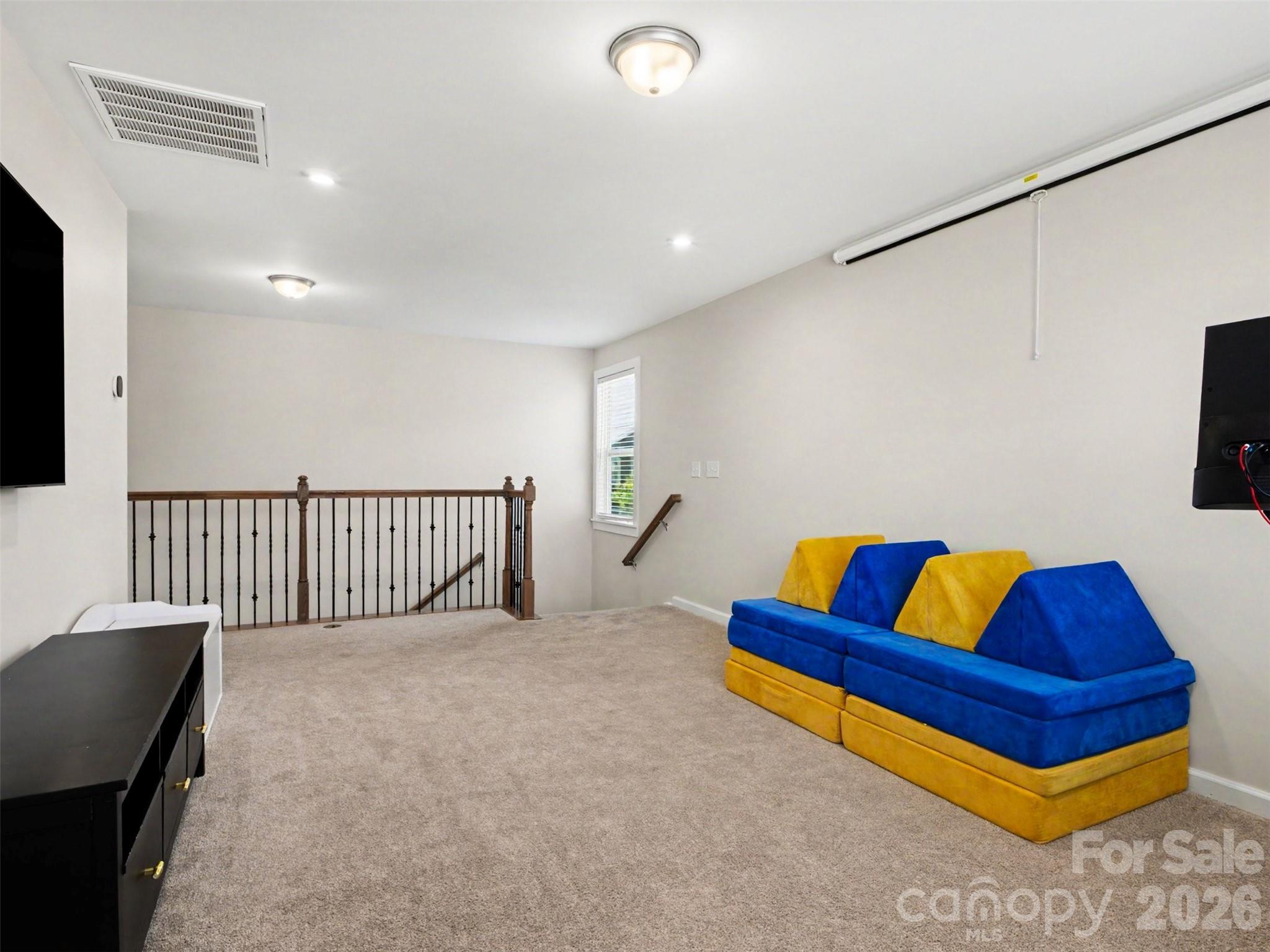 1331 Tollcross Road — Indian Trail